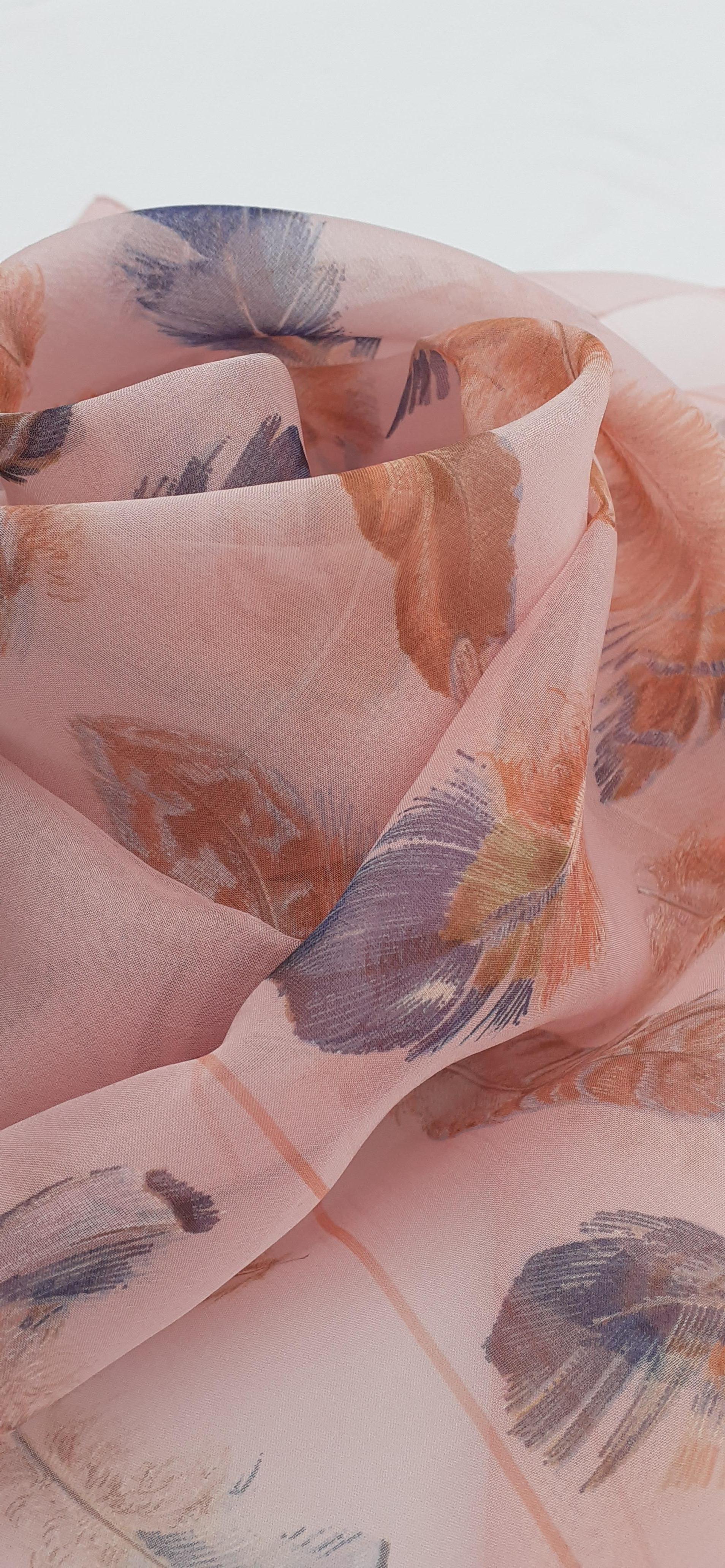 Hermès Chiffon Mousseline Silk Scarf Plumes Par Henri de Linares Pink 90 cm For Sale 9