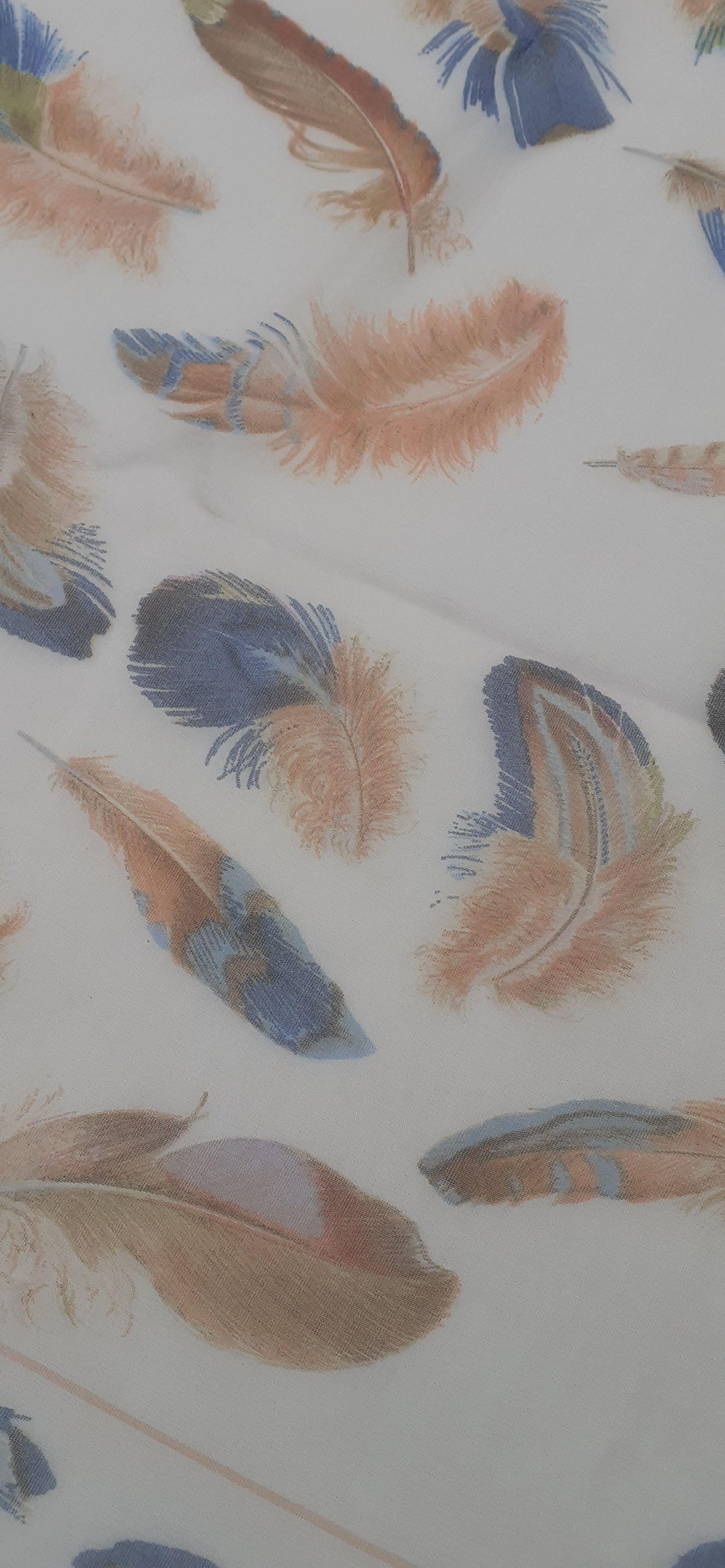 Hermès Chiffon Mousseline Silk Scarf Plumes Par Henri de Linares Pink 90 cm For Sale 5