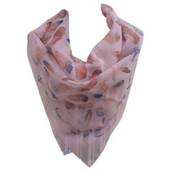 Hermès Chiffon Mousseline Silk Scarf Plumes Par Henri de Linares Pink 90 cm