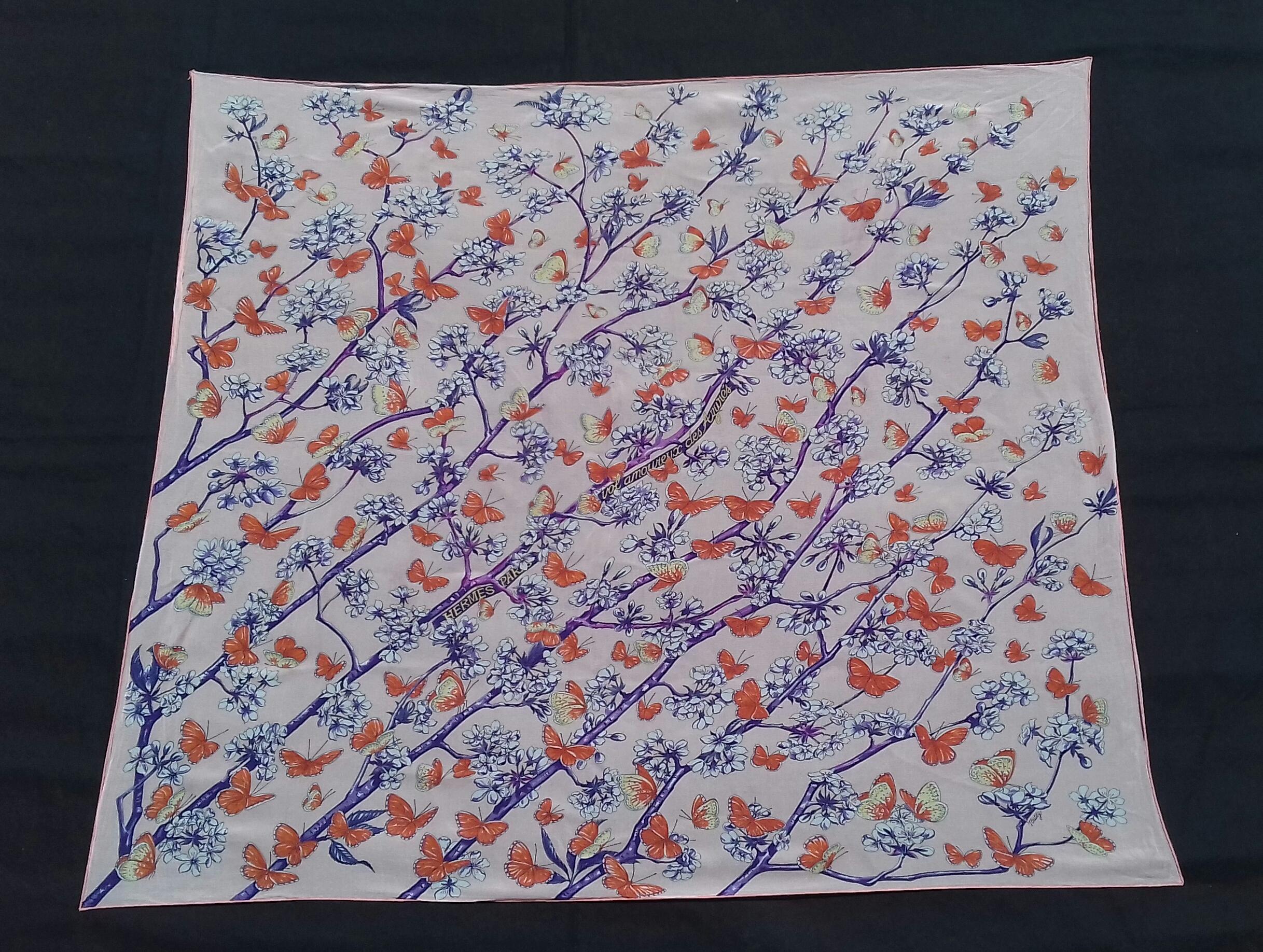 Stunning and gorgeous Authentic Hermès Scarf

Pattern: 