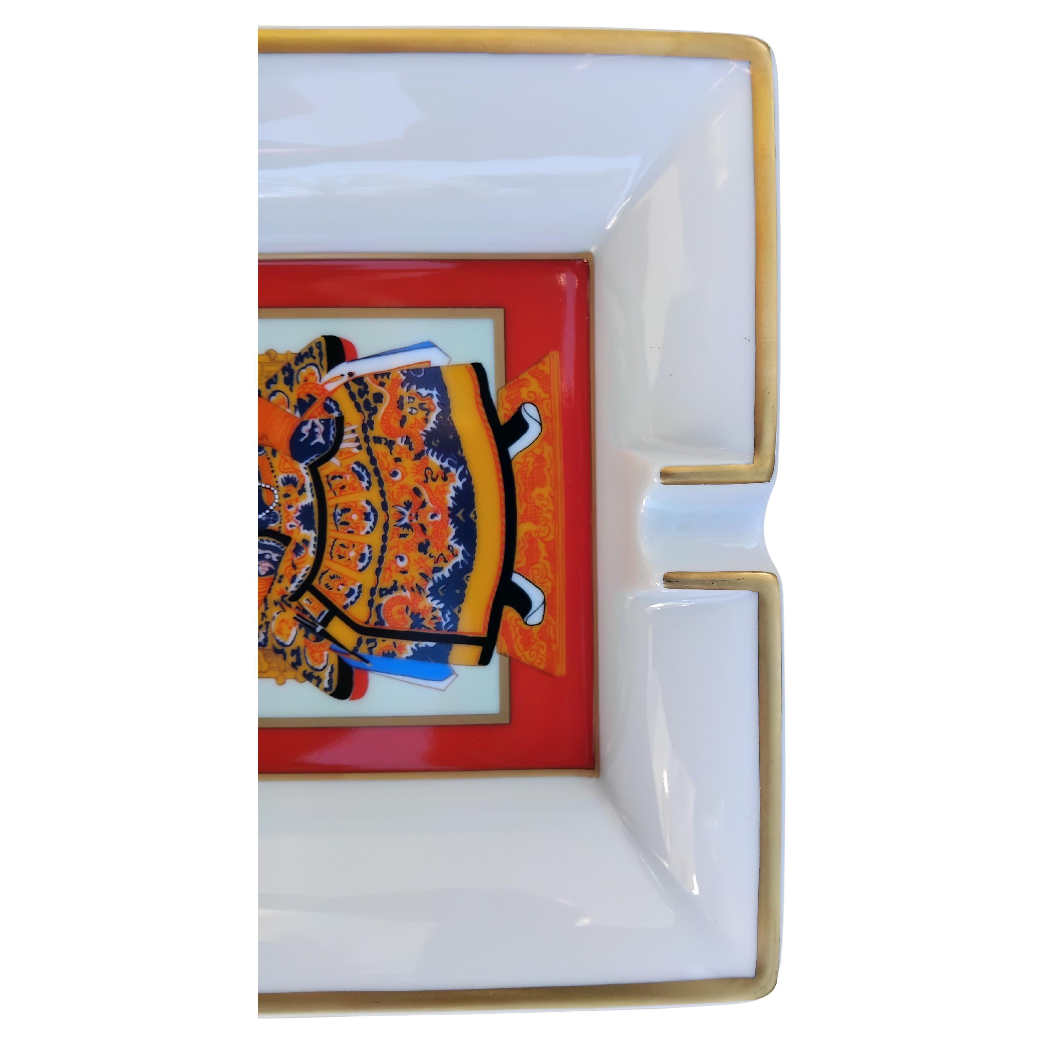 Hermès Chinese Emperor Ashtray Change Tray Porcelain Gold 3