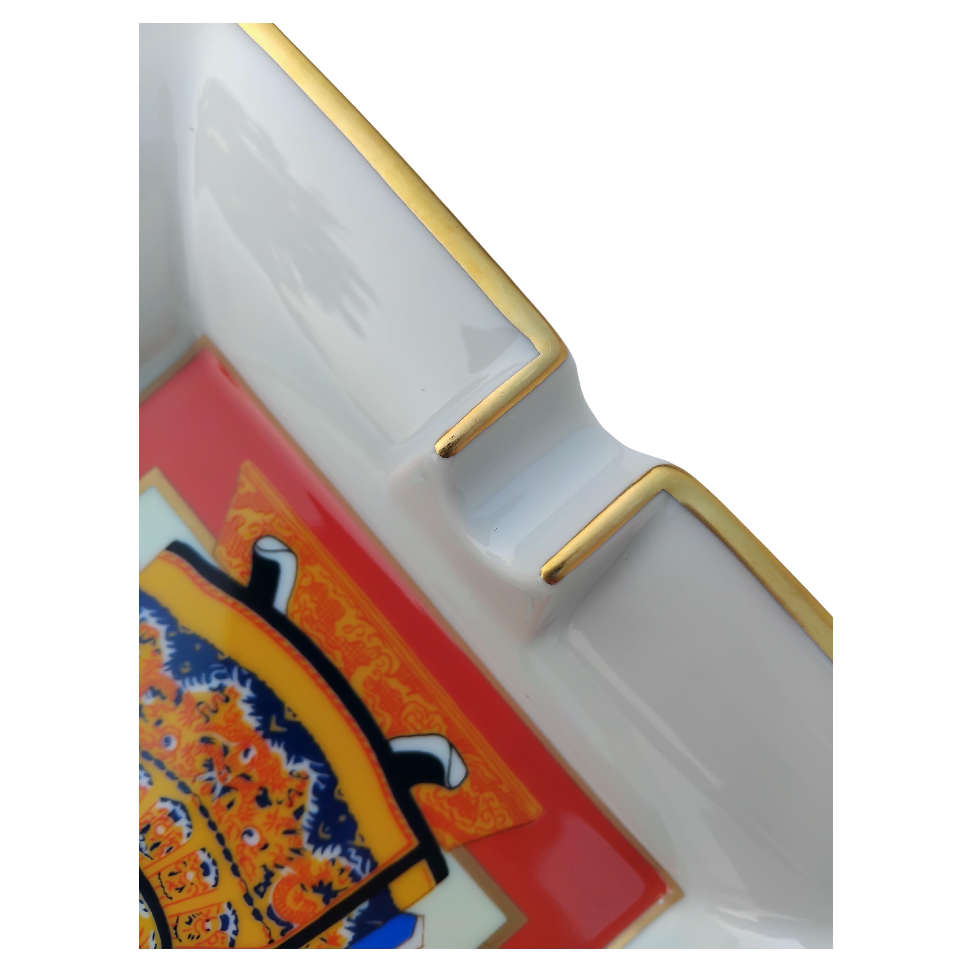 Hermès Chinese Emperor Cigar Ashtray Change Tray Porcelain Gold For Sale 5