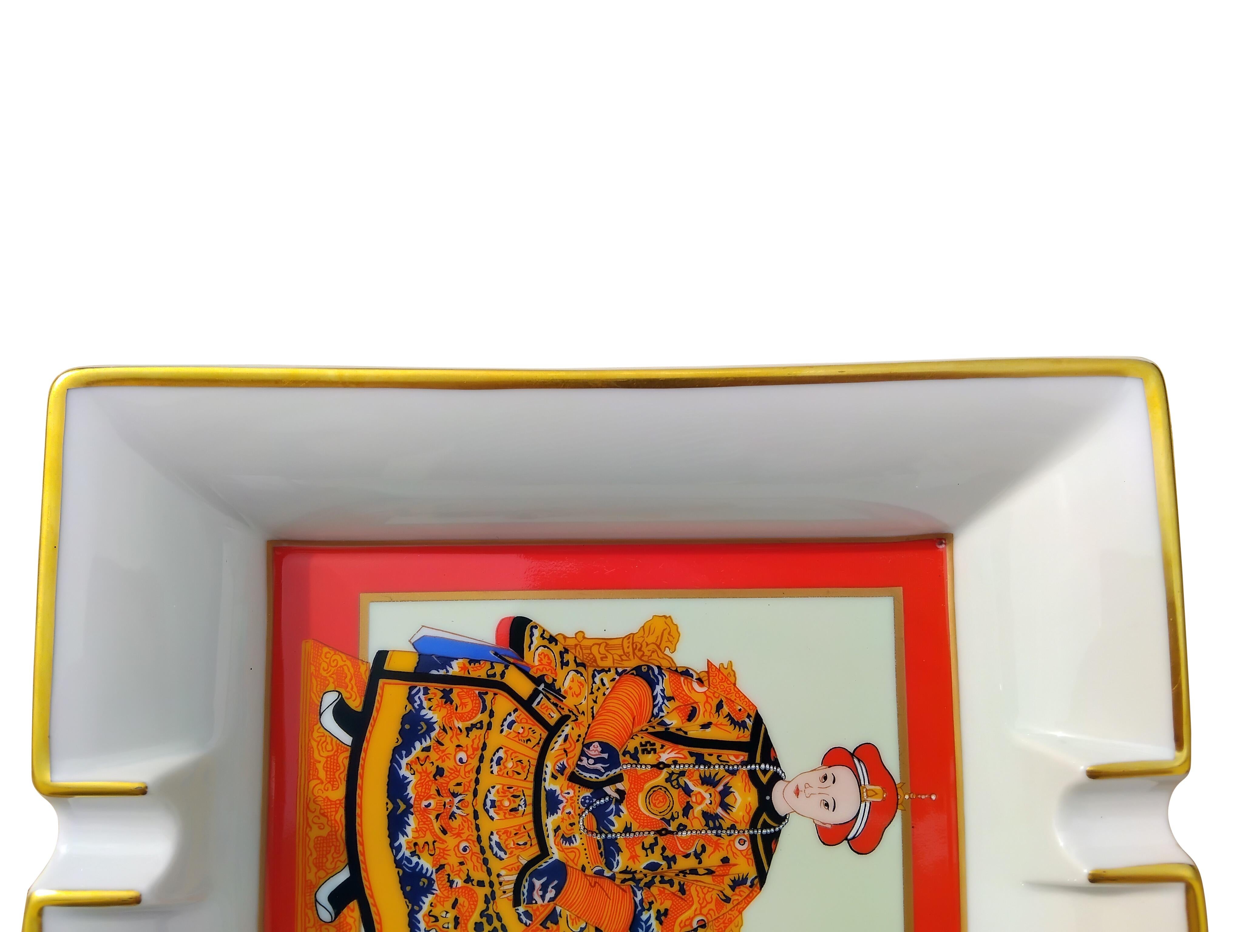 Hermès Chinese Emperor Cigar Ashtray Change Tray Porcelain Gold For Sale 1