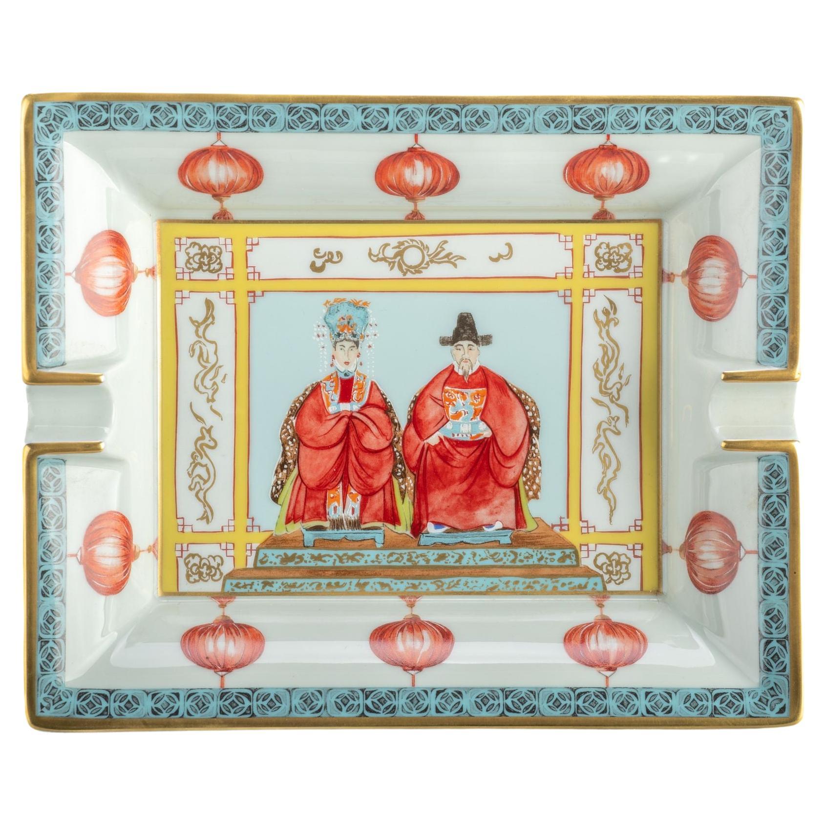 Aschenbecher aus Porzellan mit chinesischen Figuren von Hermes