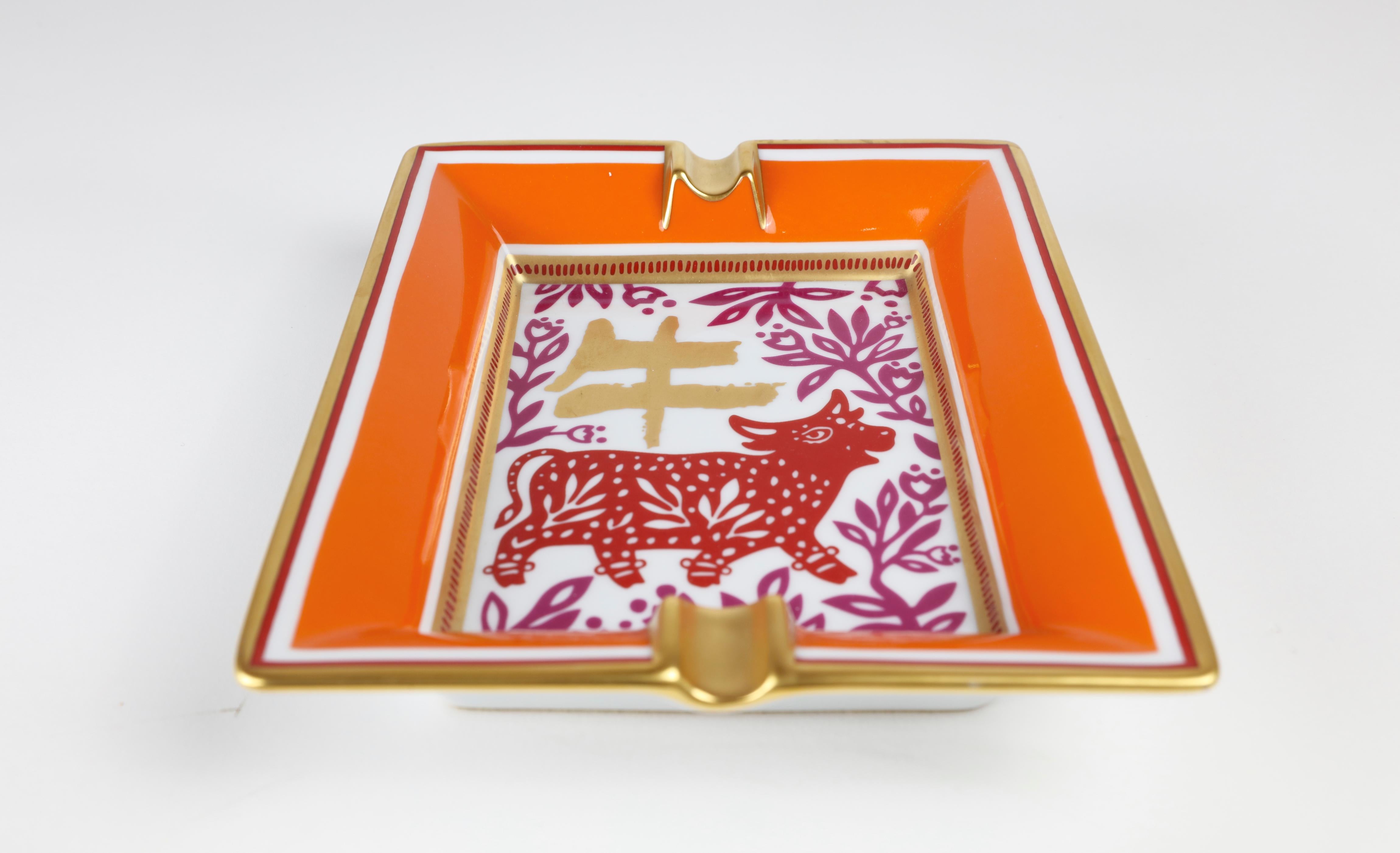 Hermes Chinese Zodiac Ashtray

- Year of the Ox (1949, 1961, 1973, 1985, 1997)

12925-14

 
