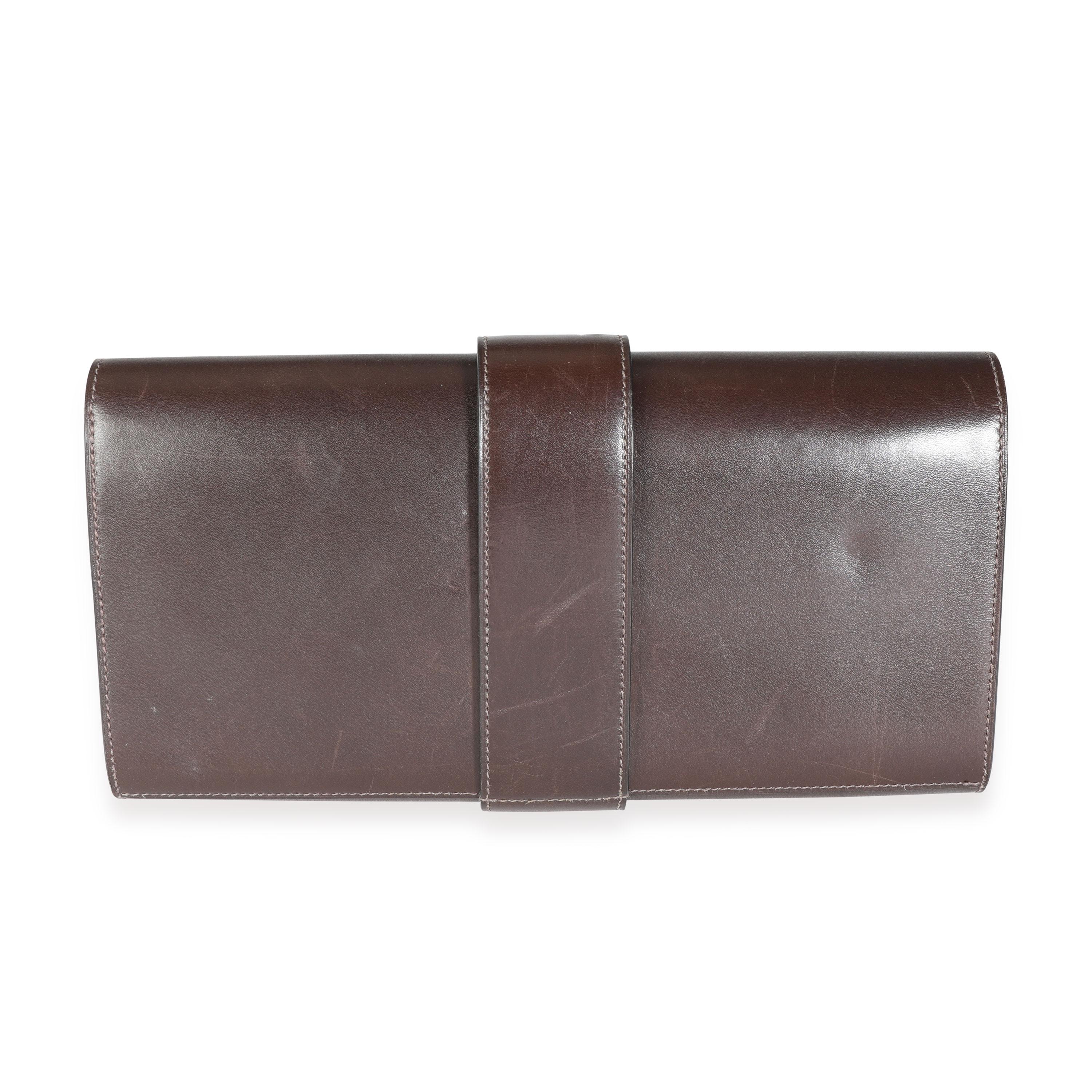 Listing Title: Hermès Chocolat Box Calf Medor 29 GHW
SKU: 115080
Condition: Pre-owned (3000)
Handbag Condition: Very Good
Condition Comments: Very Good Condition. Scratching throughout exterior due to nature of the leather. Scratching to