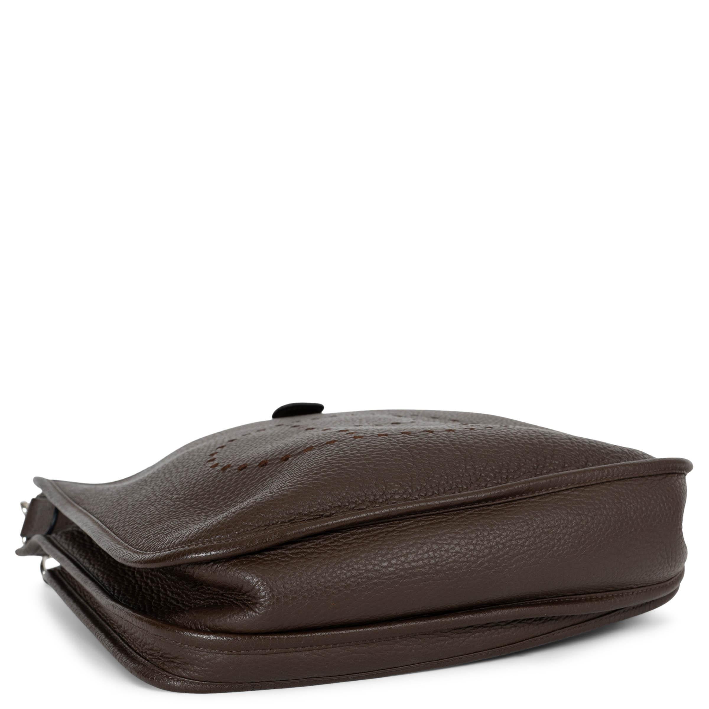 HERMES Chocolate brown Clemence leather EVELYNE lll 29 Crossbody Bag Phw In Good Condition In Zürich, CH