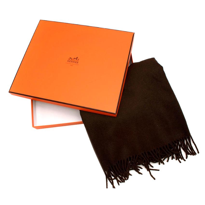Hermes Fringed Shawl in Chocolate Brown Cashmere. Made in Scotland, includes Box. Hermes
175cm x 73cm not including fringe