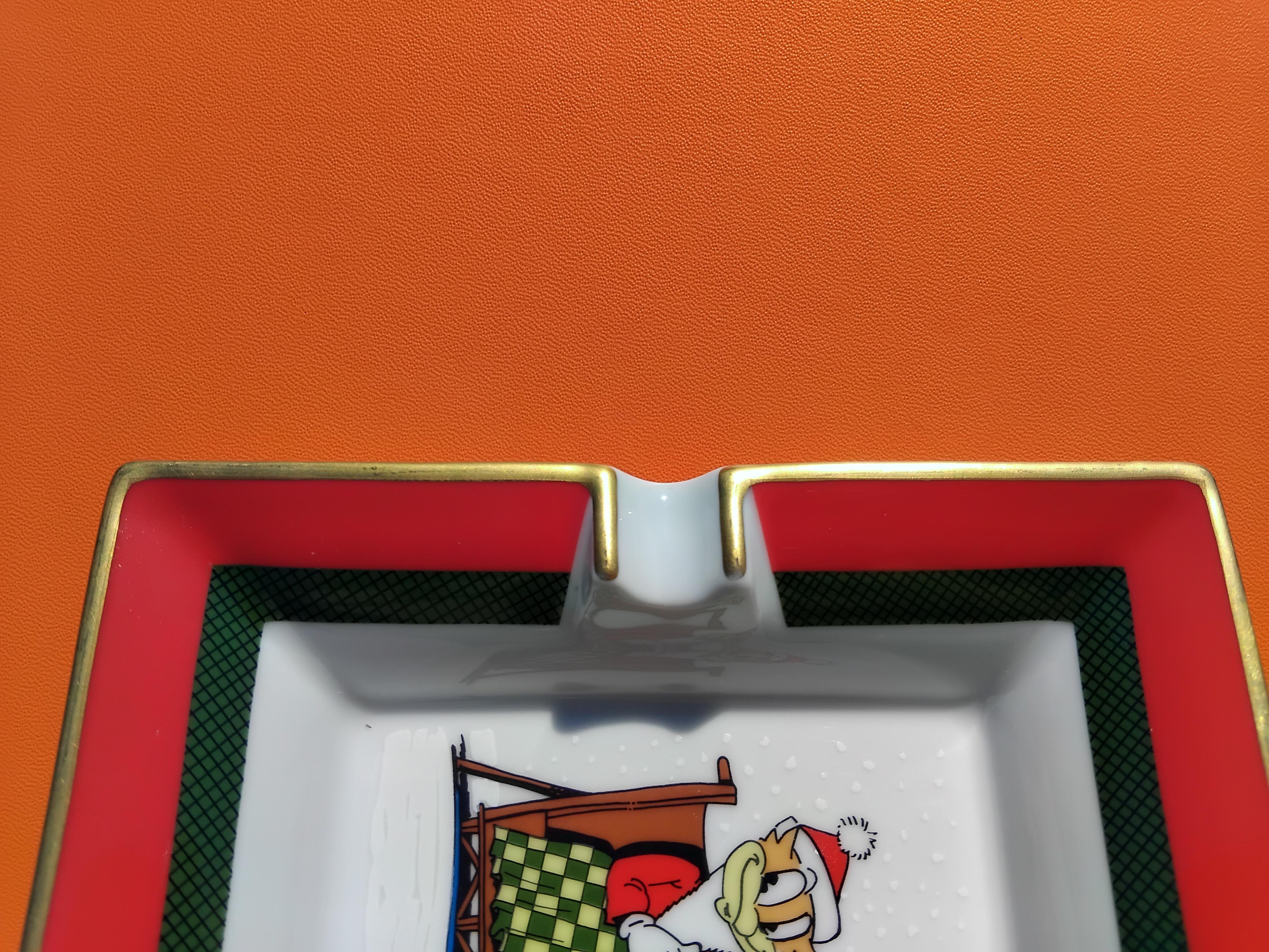 Hermès Christmas Cigar Ashtray Change Tray Dish Porcelain Gold For Sale 4