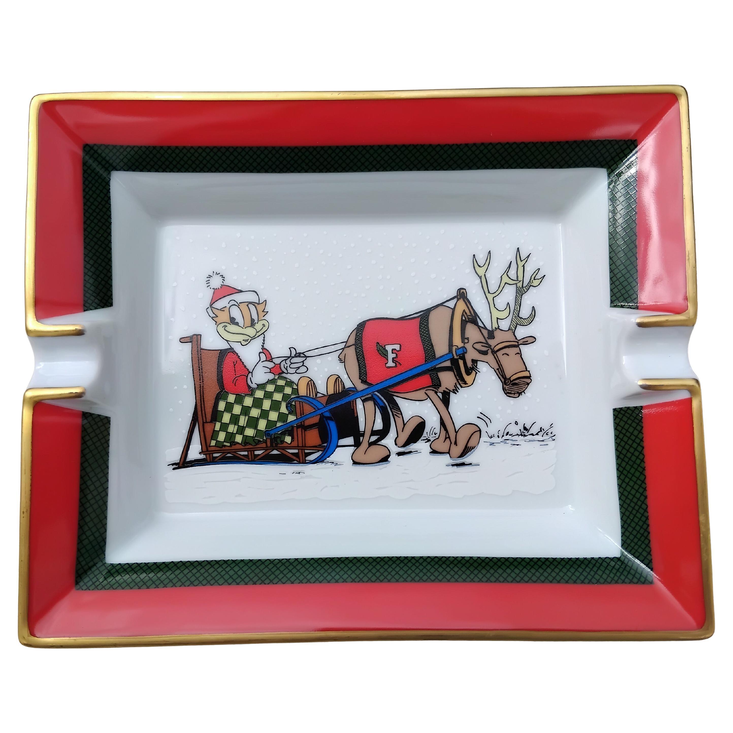 Hermès Christmas Cigar Ashtray Change Tray Dish Porcelain Gold