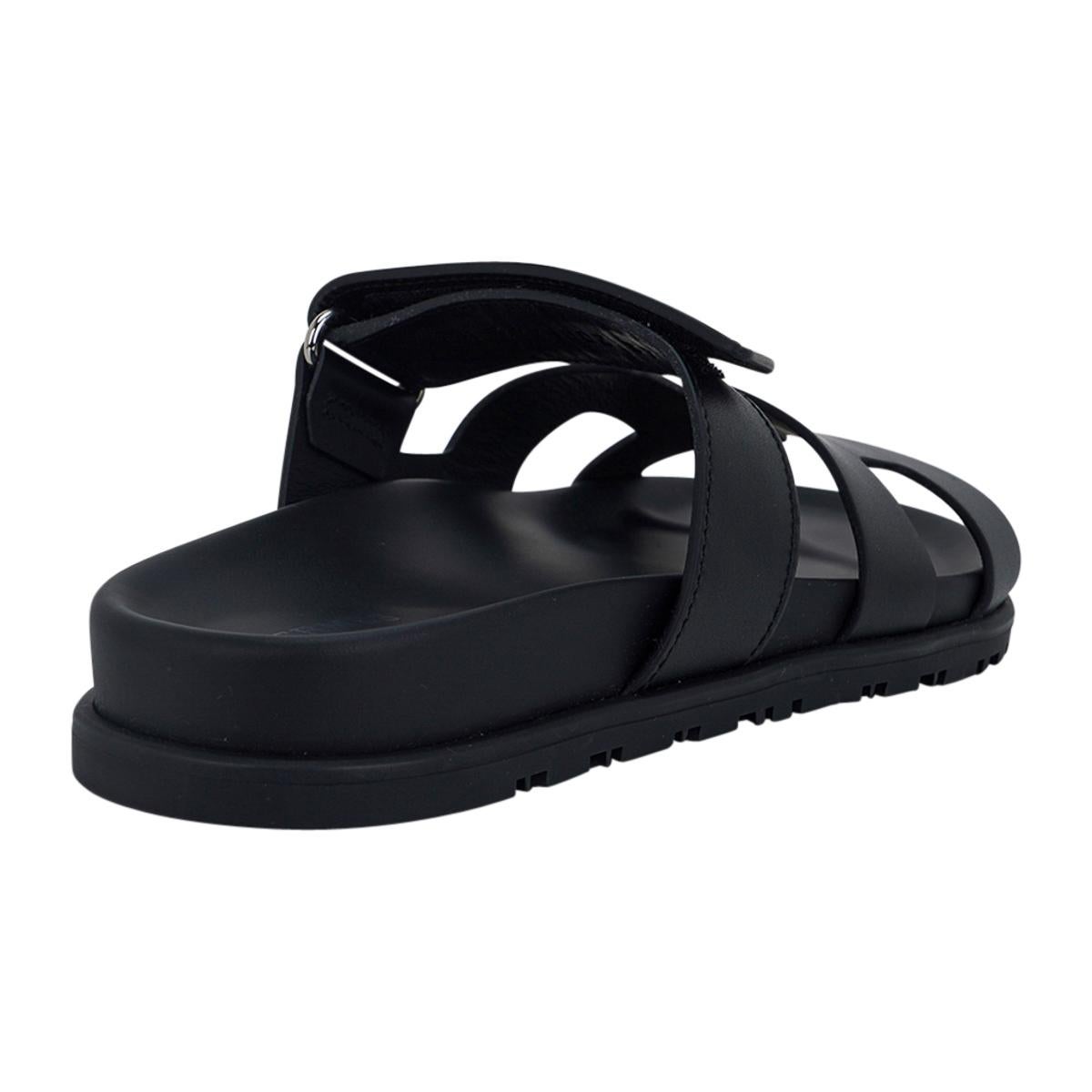 Women's Hermes Chypre Black Calfskin Sandal 37 / 7 For Sale