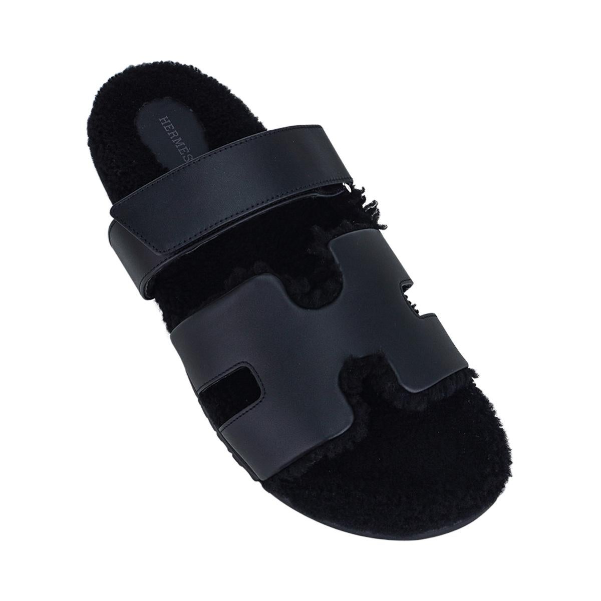 Hermes Chypre Black Woolskin / Shearling Men's Sandal 46 In New Condition For Sale In Miami, FL