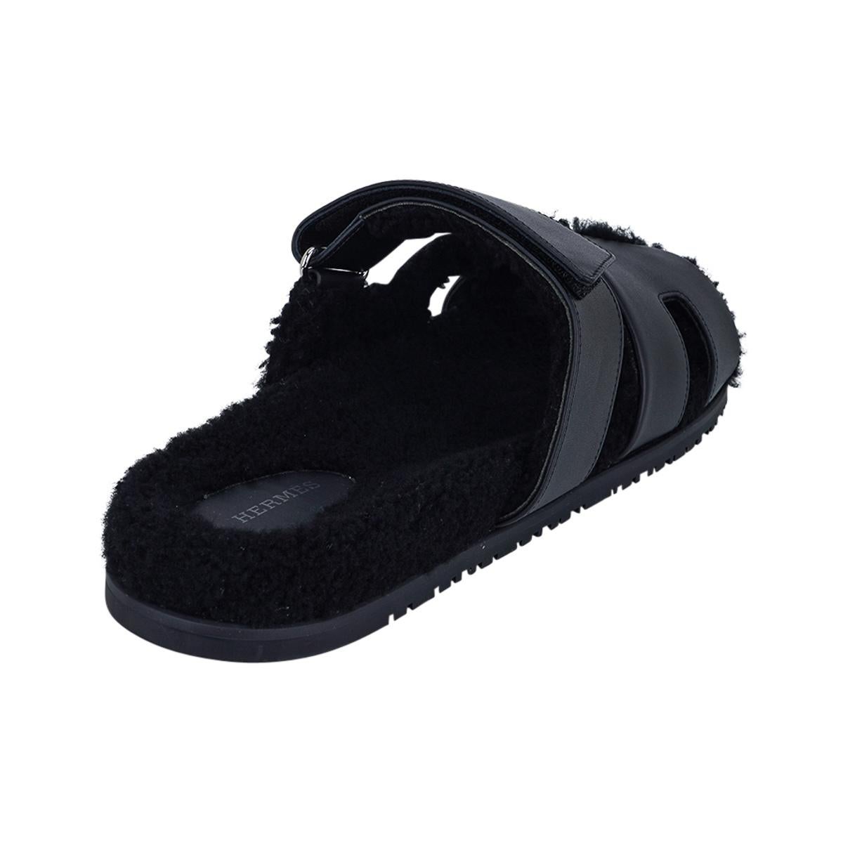 Hermes Chypre Black Woolskin / Shearling Men's Sandal 46 For Sale 1