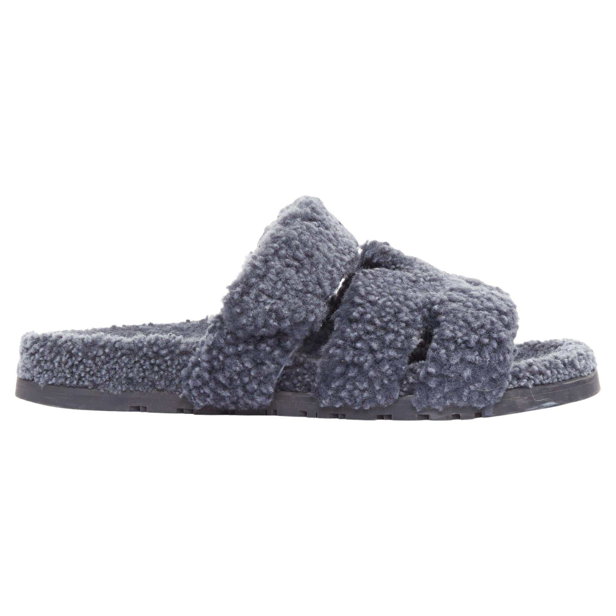 HERMES Chypre gris shearling H sandale techno à bride réglable EU41 en vente