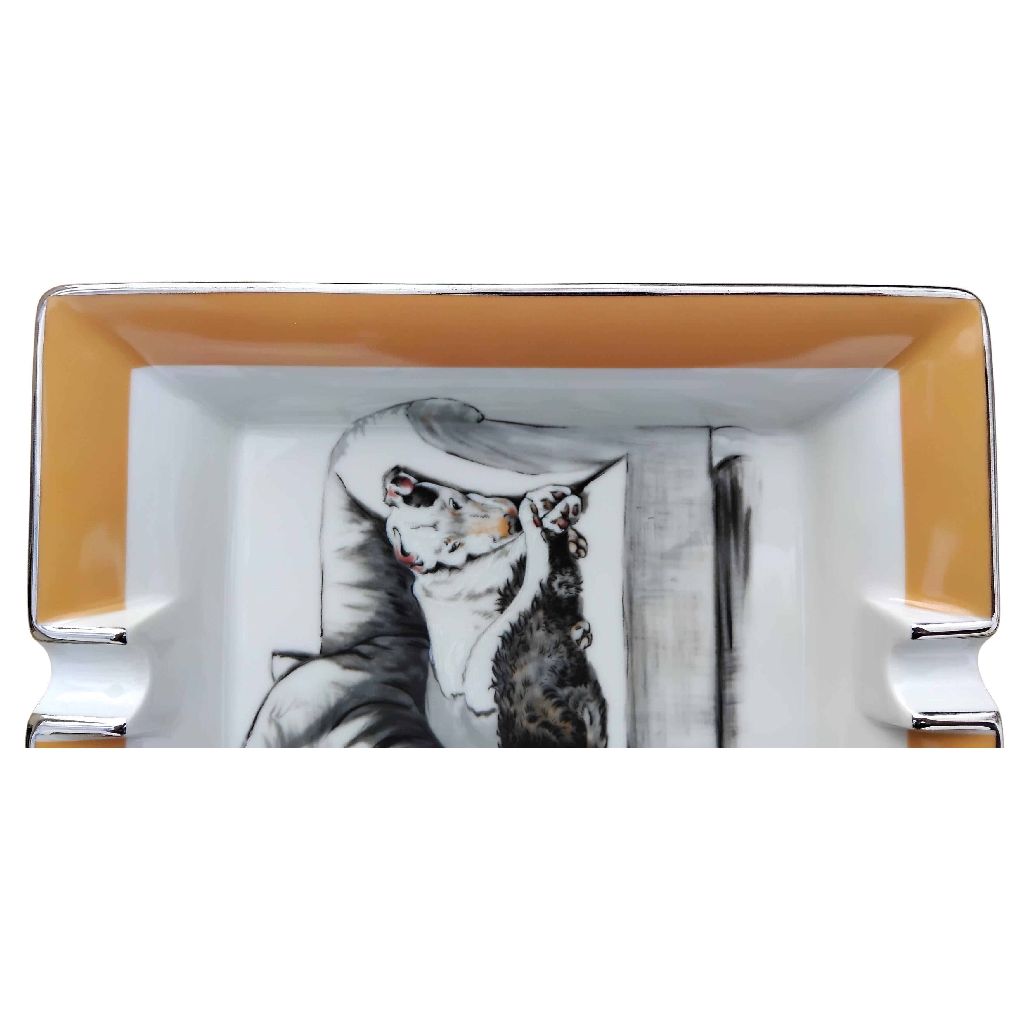 Hermès Zigarren-Aschenbecher Wechseltablett 2 Hunde von Cecil Aldin Porzellan für Damen oder Herren im Angebot