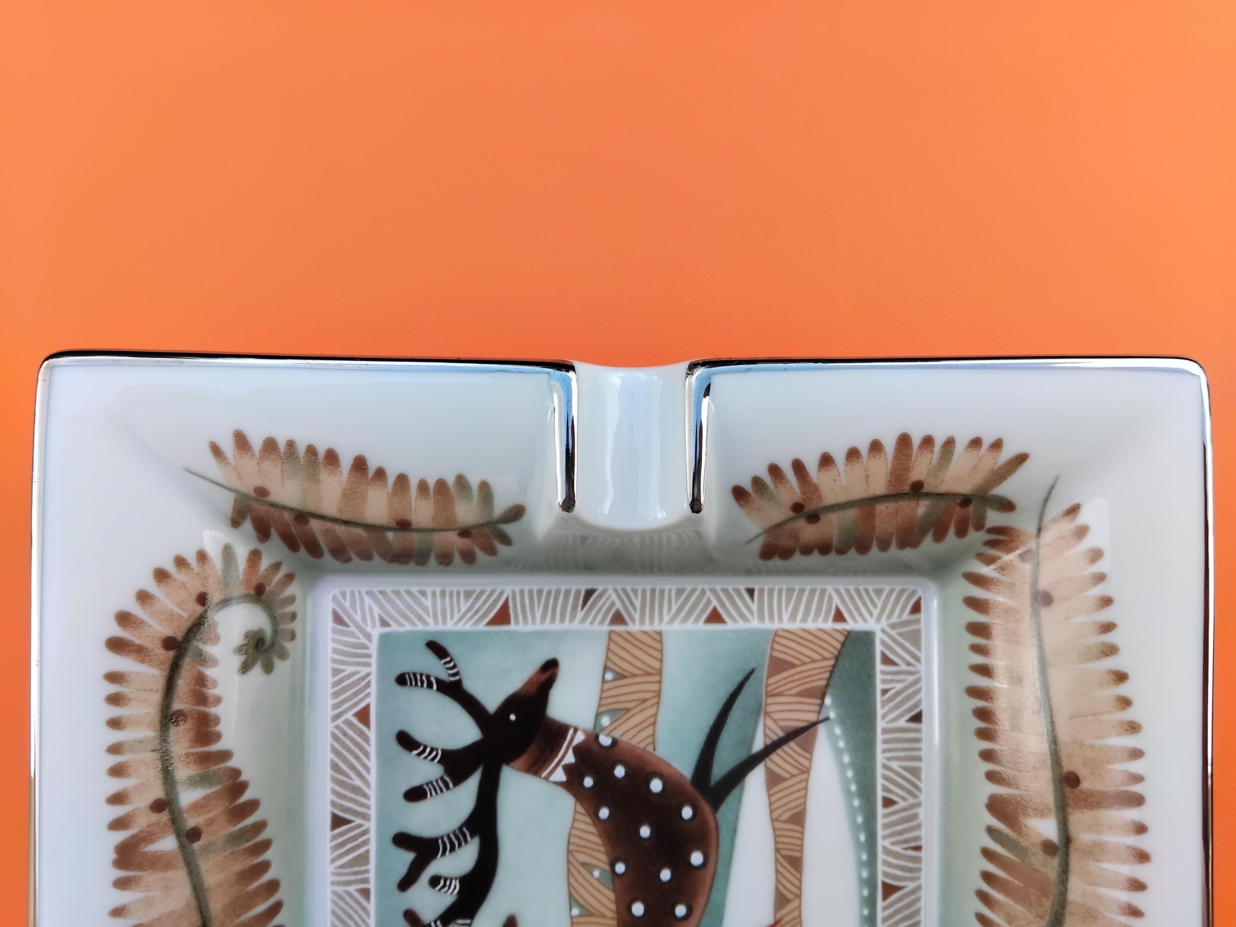Hermès Reindeer Tray Cigar Ashtray in Porcelain Great North Alaska Canada For Sale 7
