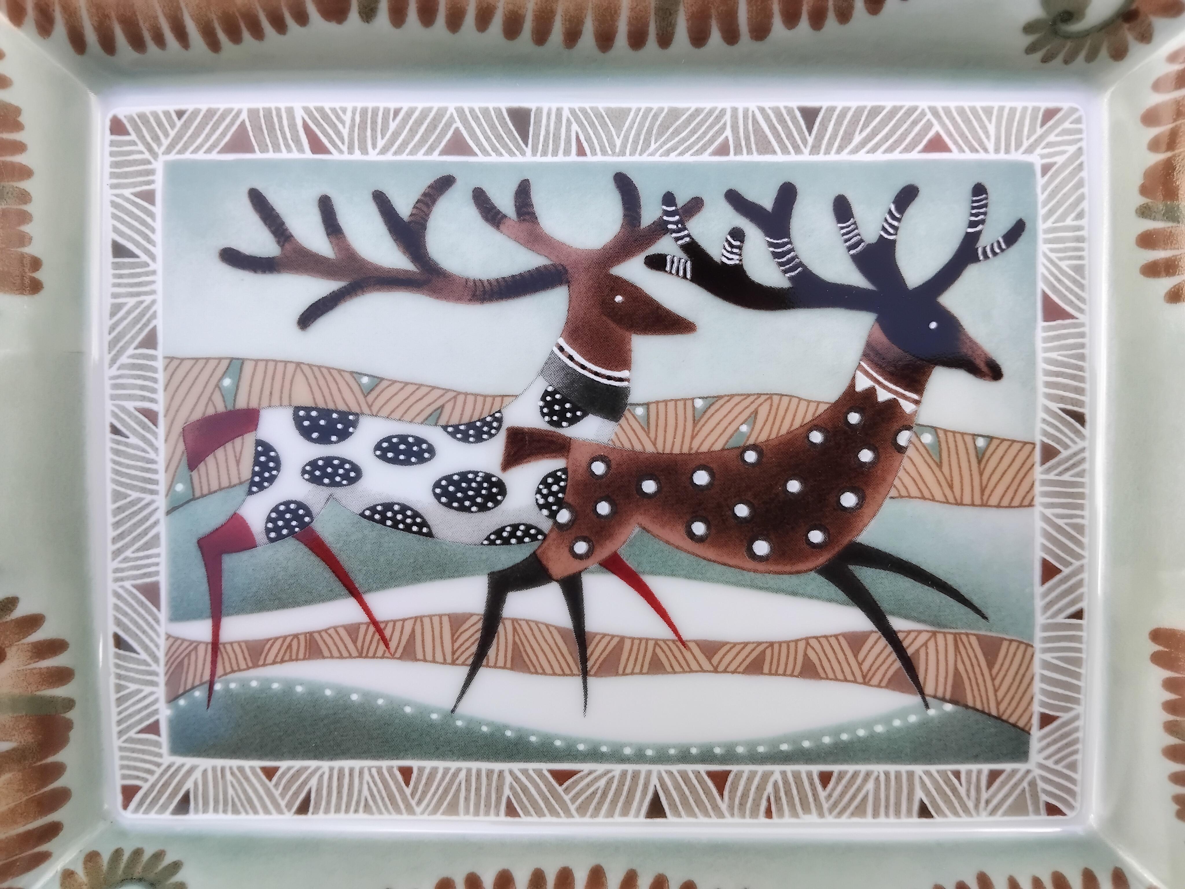 Beautiful and Rare Authentic Hermès Ashtray

Print: Reindeer 

Pattern from 