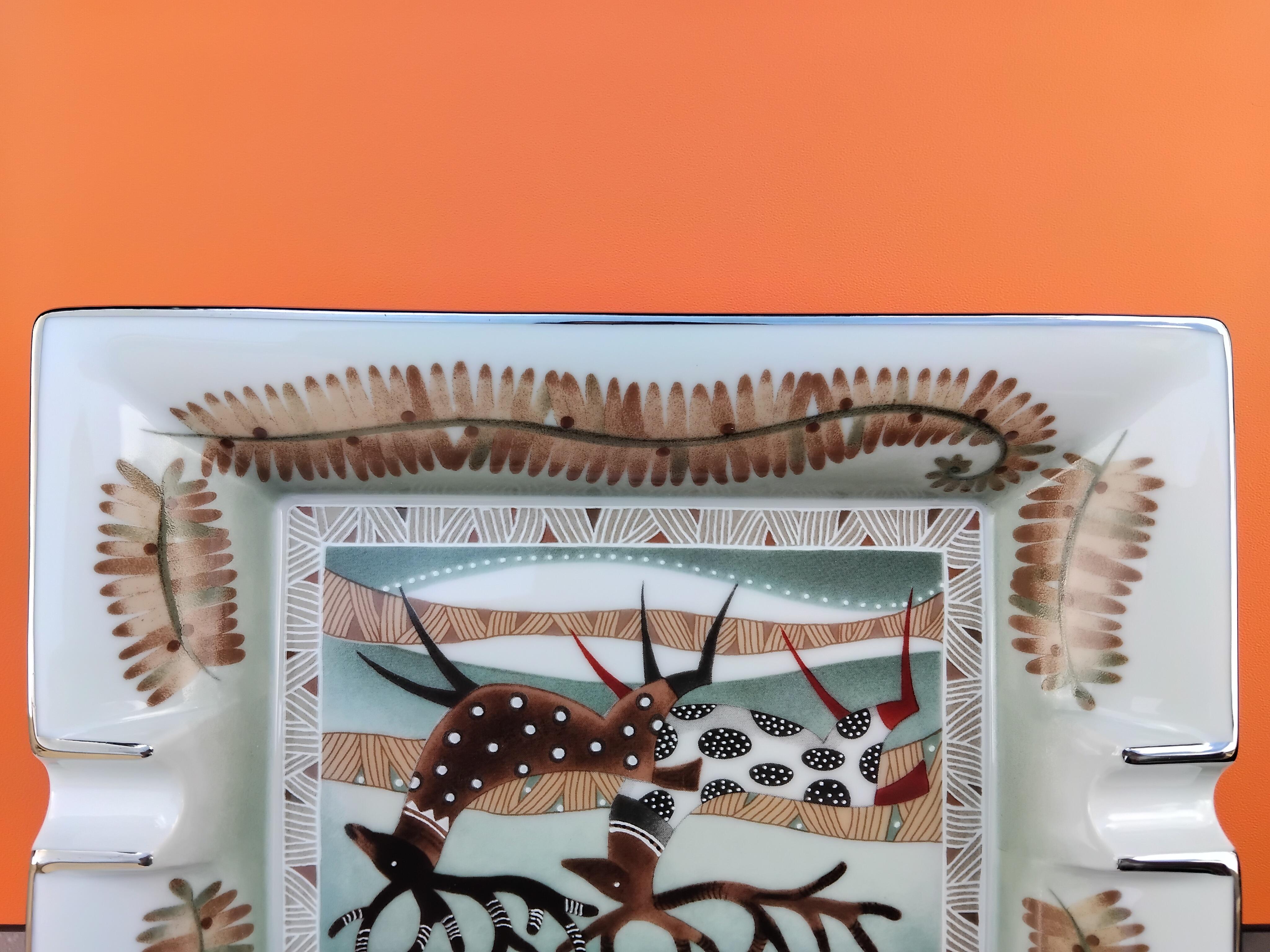 Hermès Reindeer Tray Cigar Ashtray in Porcelain Great North Alaska Canada For Sale 4