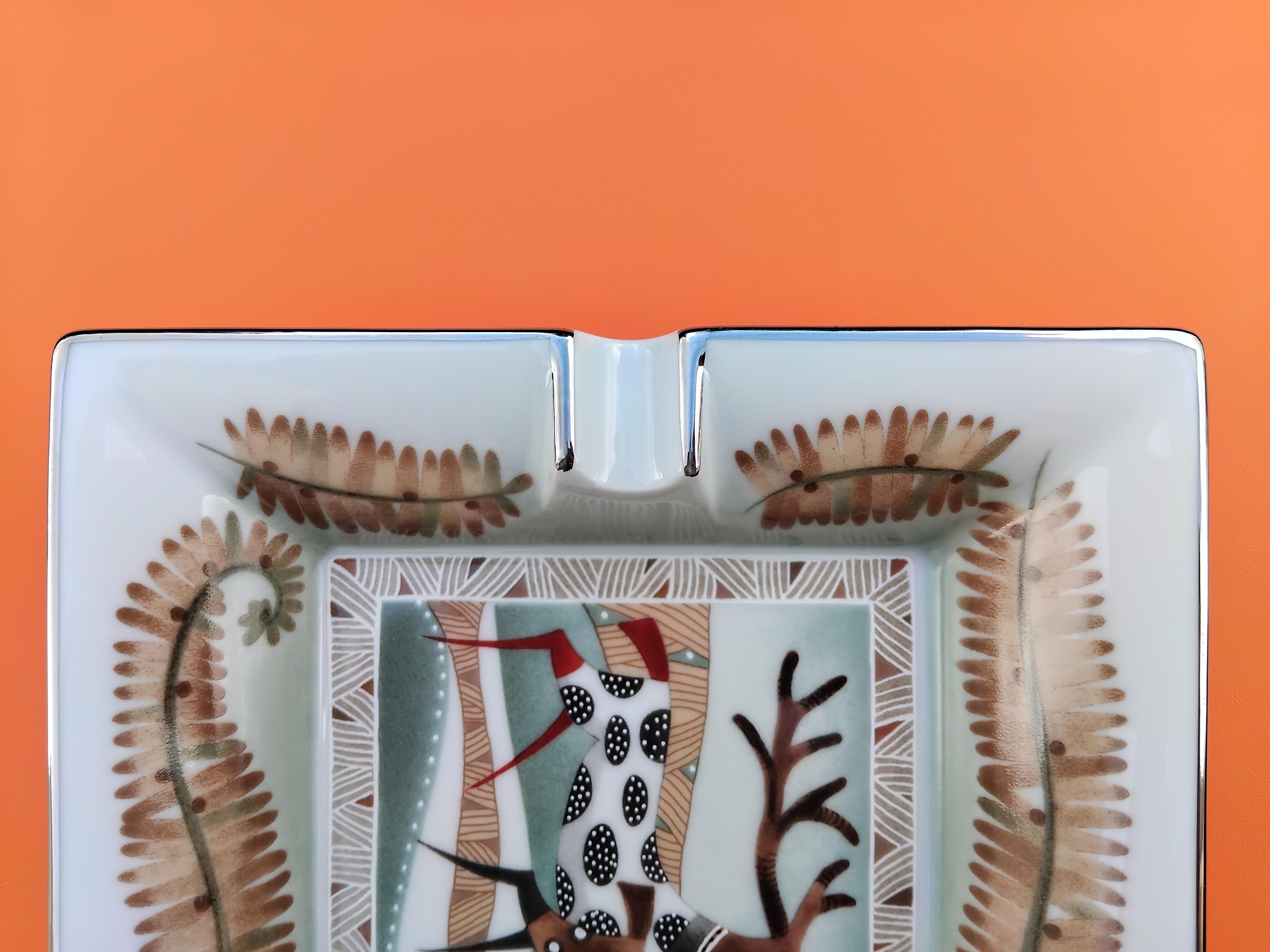Hermès Reindeer Tray Cigar Ashtray in Porcelain Great North Alaska Canada For Sale 5
