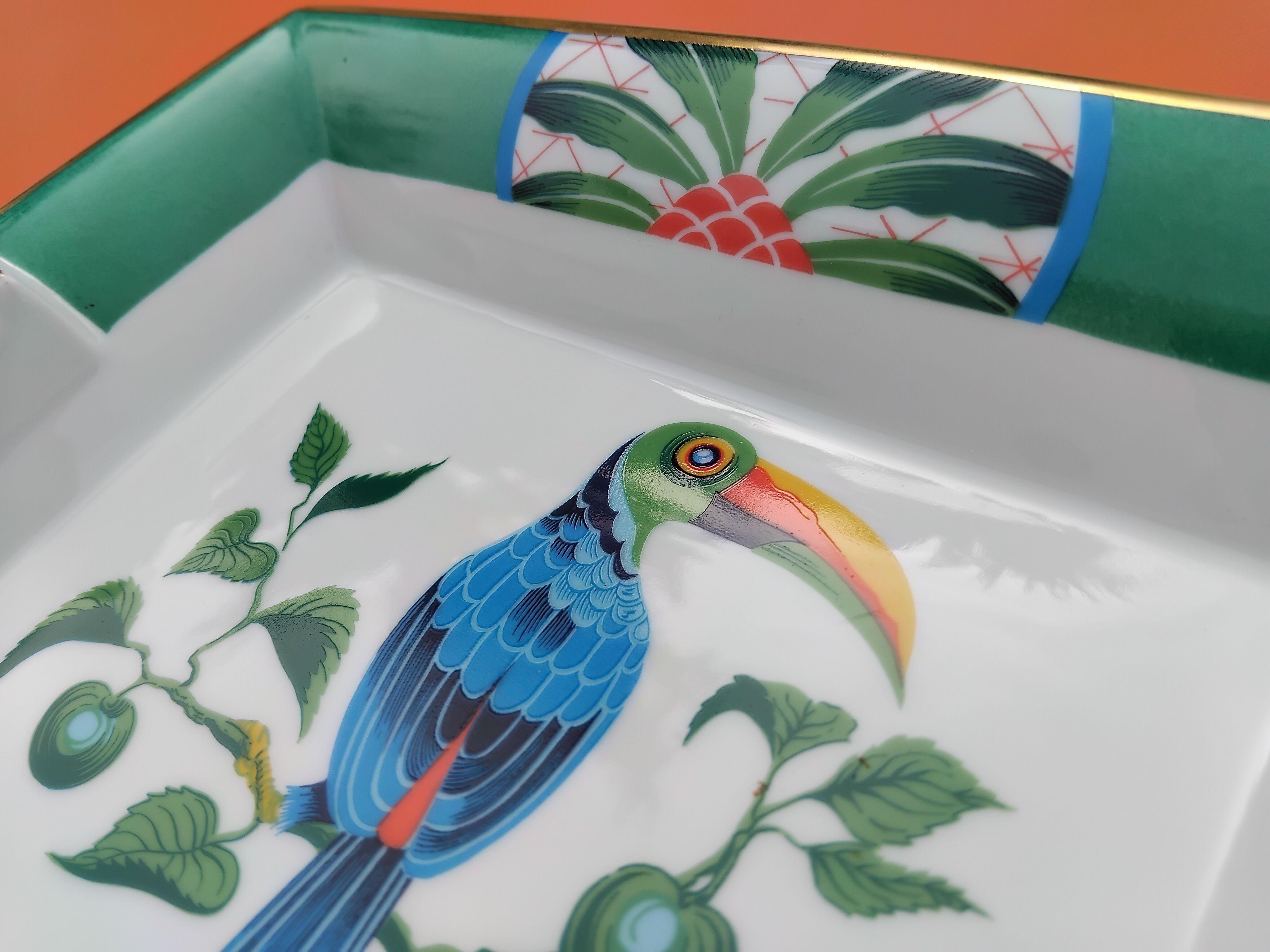 Hermès Cigar Ashtray Change Tray Toucan Bird in Porcelain  For Sale 8