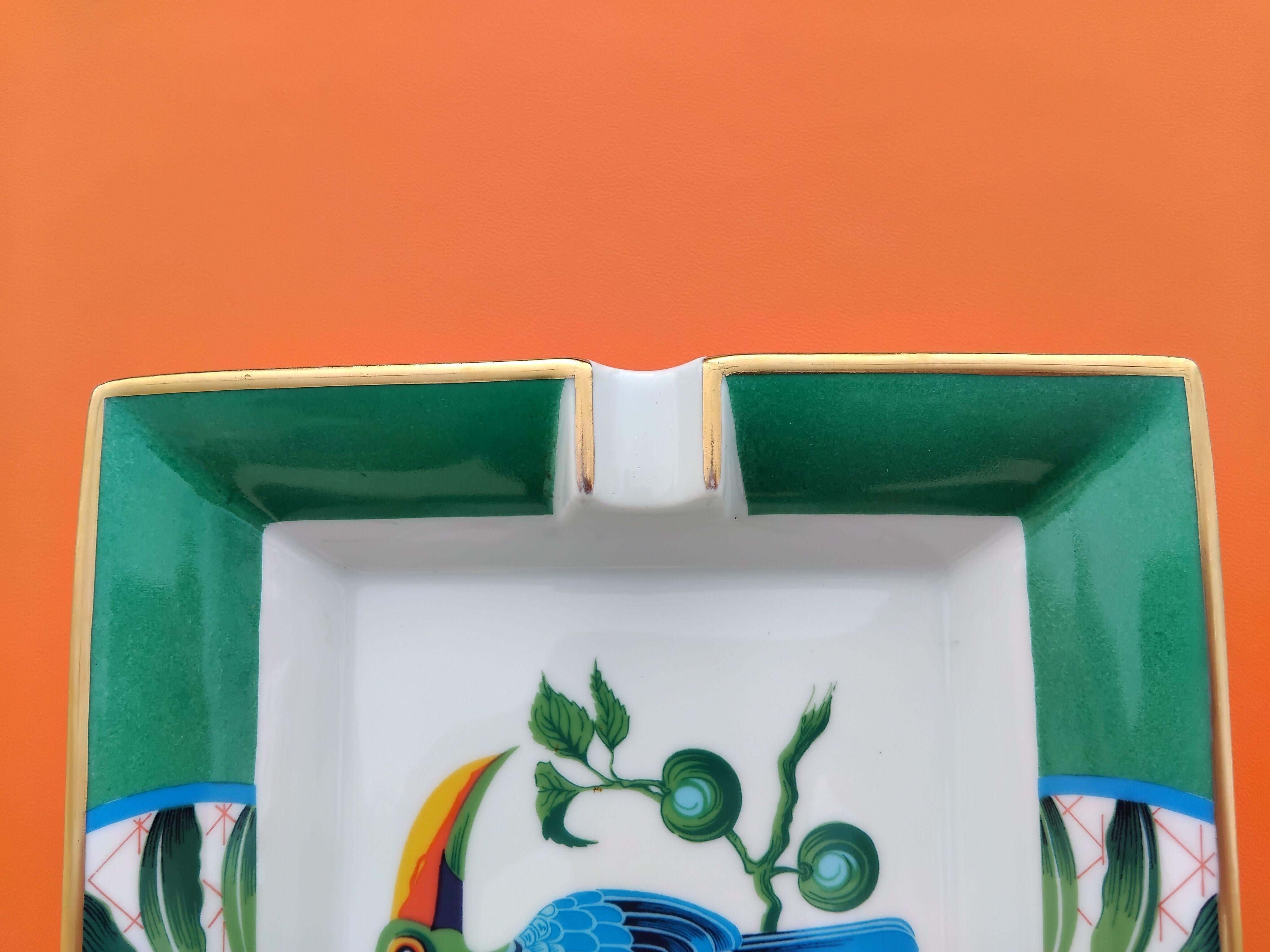 Hermès Cigar Ashtray Change Tray Toucan Bird in Porcelain  For Sale 3