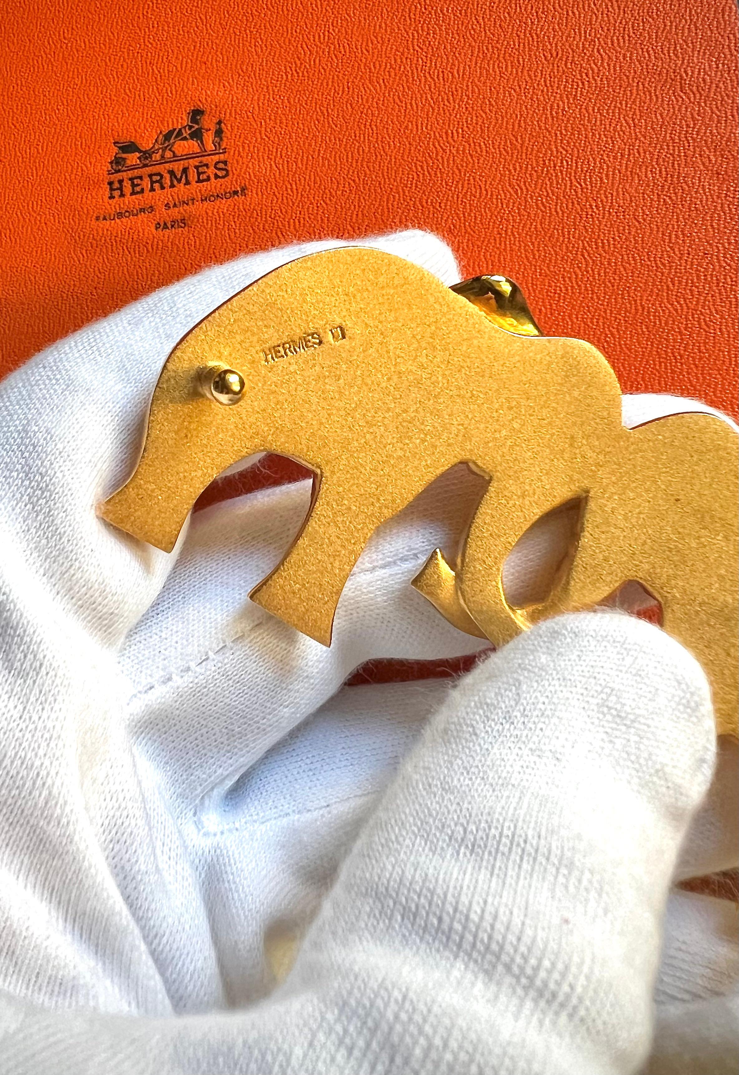 HERMÈS - Limited Edition belt with gold plated bronze Elephants buckle! For Sale 2
