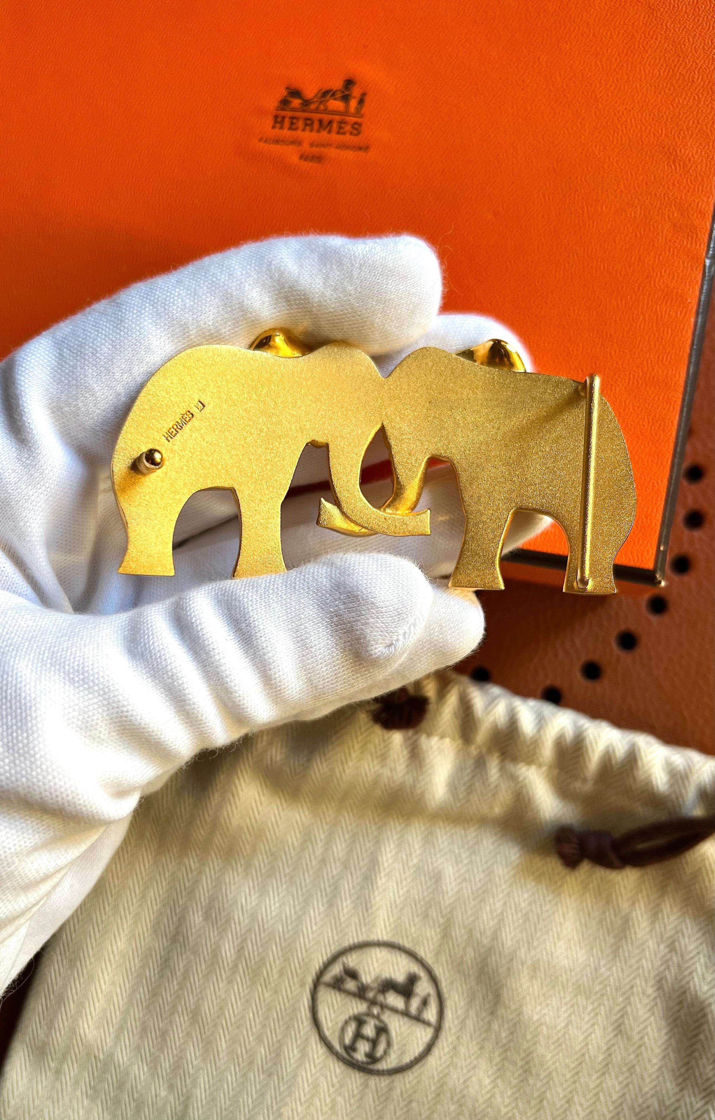 HERMÈS - Limited Edition belt with gold plated bronze Elephants buckle! For Sale 3