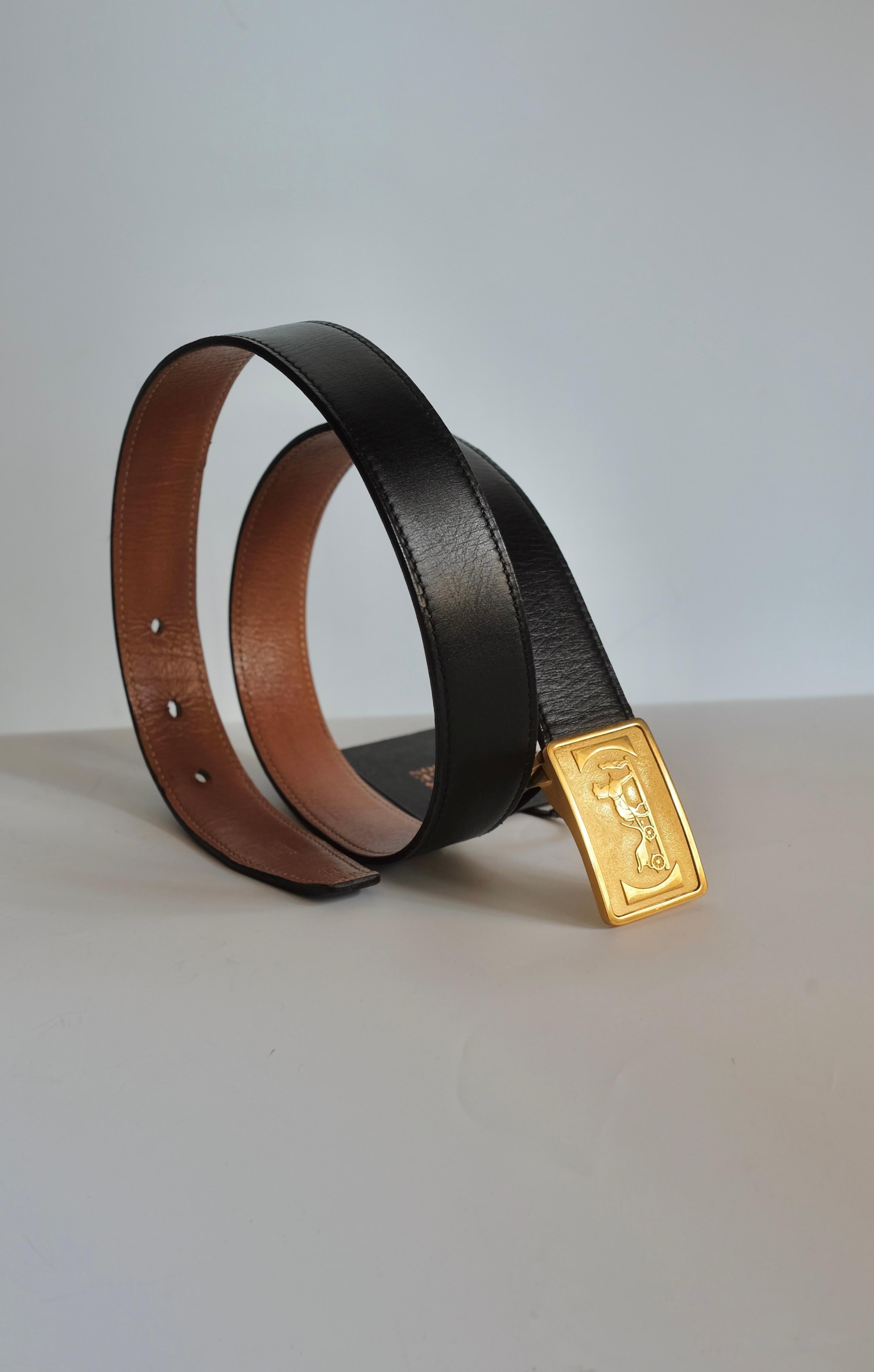 Hermès Vintage Selection by Corrado Luxury - Splendide cintura con fibbia in bronzo placcato oro di forma rettangolare con logo. La PELLE est fixée à la fibre par l'intermédiaire d'un dispositif de pression de cette dernière, ce qui permet