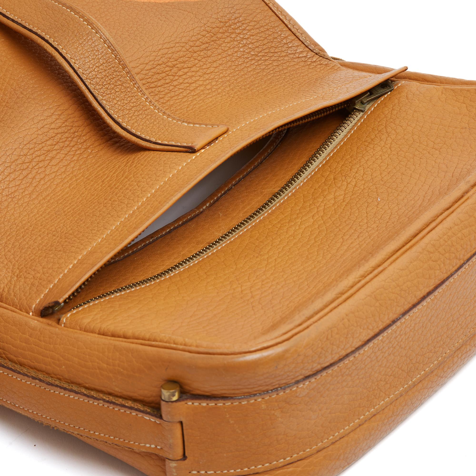 Hermès circa 1990 Sac Bandouliere Noumea Lift Gold Borsa a tracolla in pelle Hermès in vendita 5