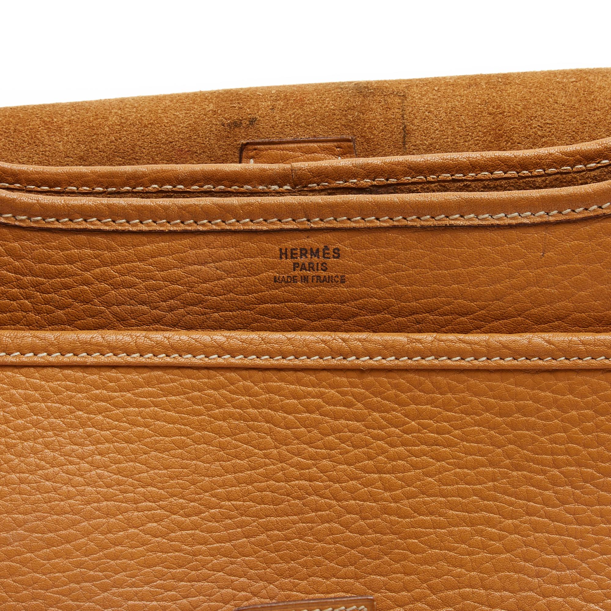 Hermès circa 1990 Sac Bandouliere Noumea Lift Gold Borsa a tracolla in pelle Hermès in vendita 2