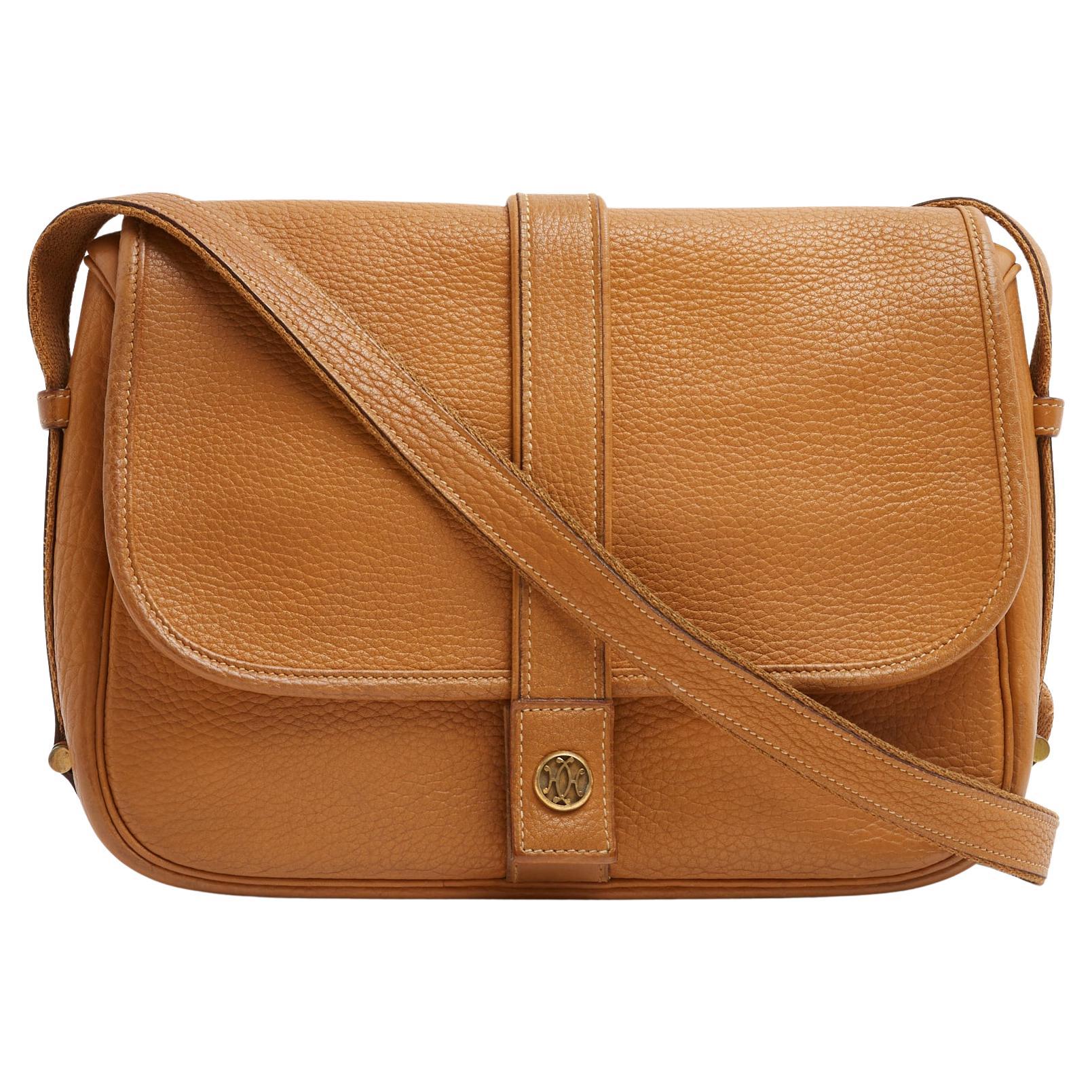 Hermès circa 1990 Sac Bandouliere Noumea Lift Gold Borsa a tracolla in pelle Hermès in vendita