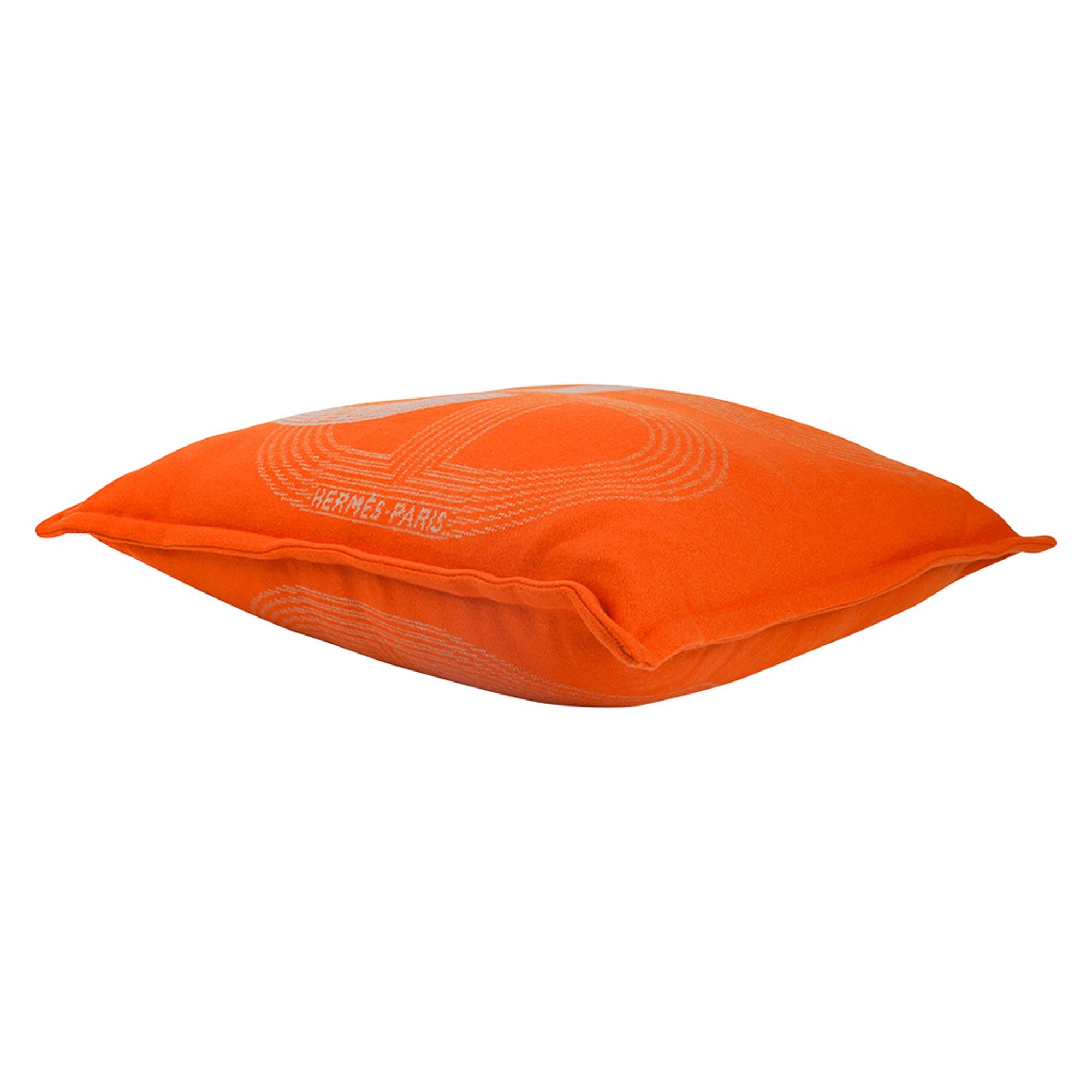 Red Hermes Circuit 24 Pillow Orange / Sable Marino Wool New For Sale