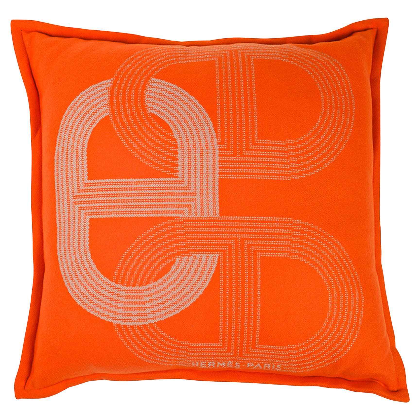 Oreiller Circuit 24 en laine Marino orange/sable Hermès, Neuf en vente