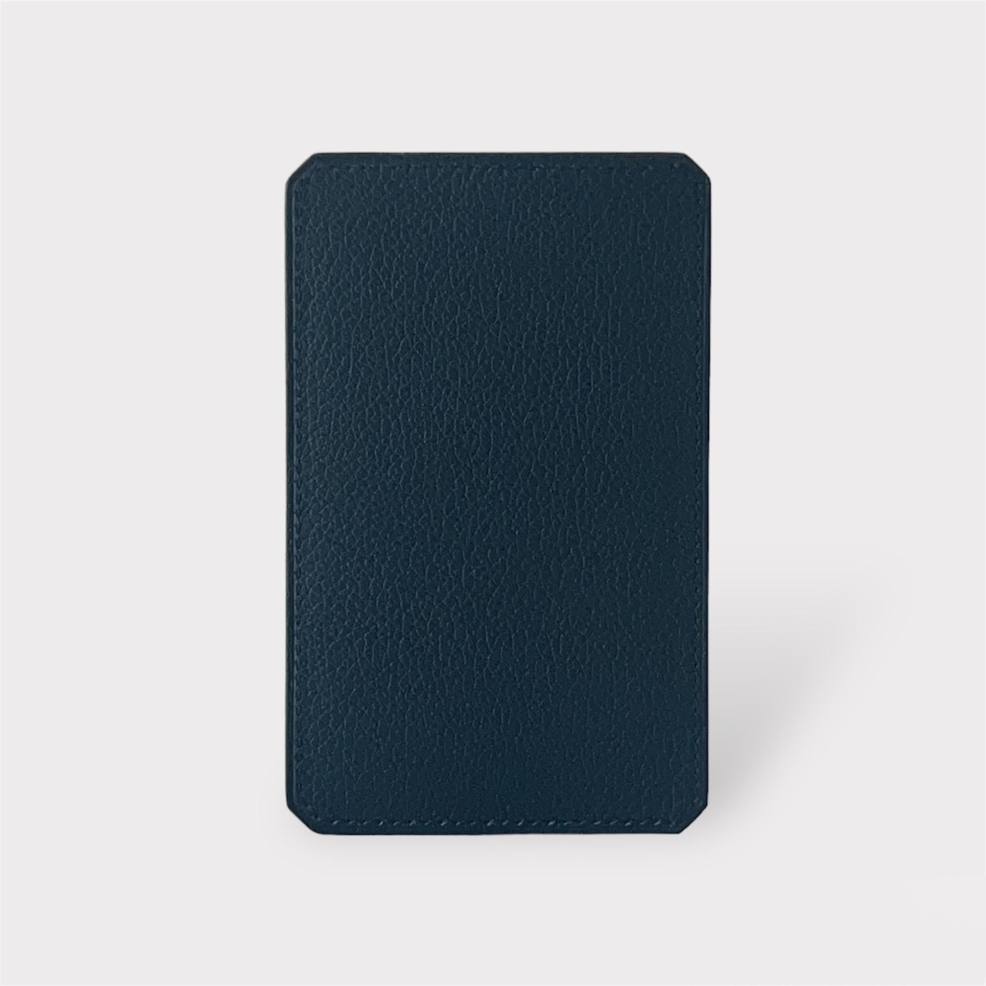 Hermes City 3CC Colorblock Card Holder In Noir And Vert-De-Gris, Black And Grey In New Condition In London, GB