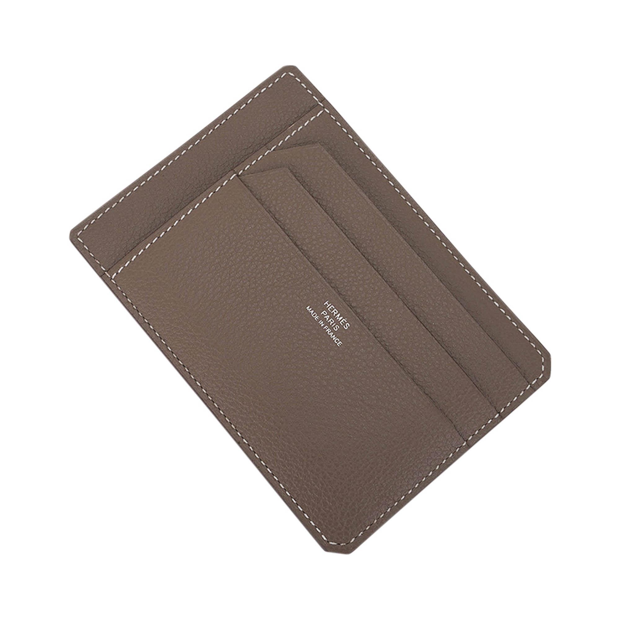 Hermes City 8CC Card Holder Etoupe Evercolor Leather In New Condition For Sale In Miami, FL
