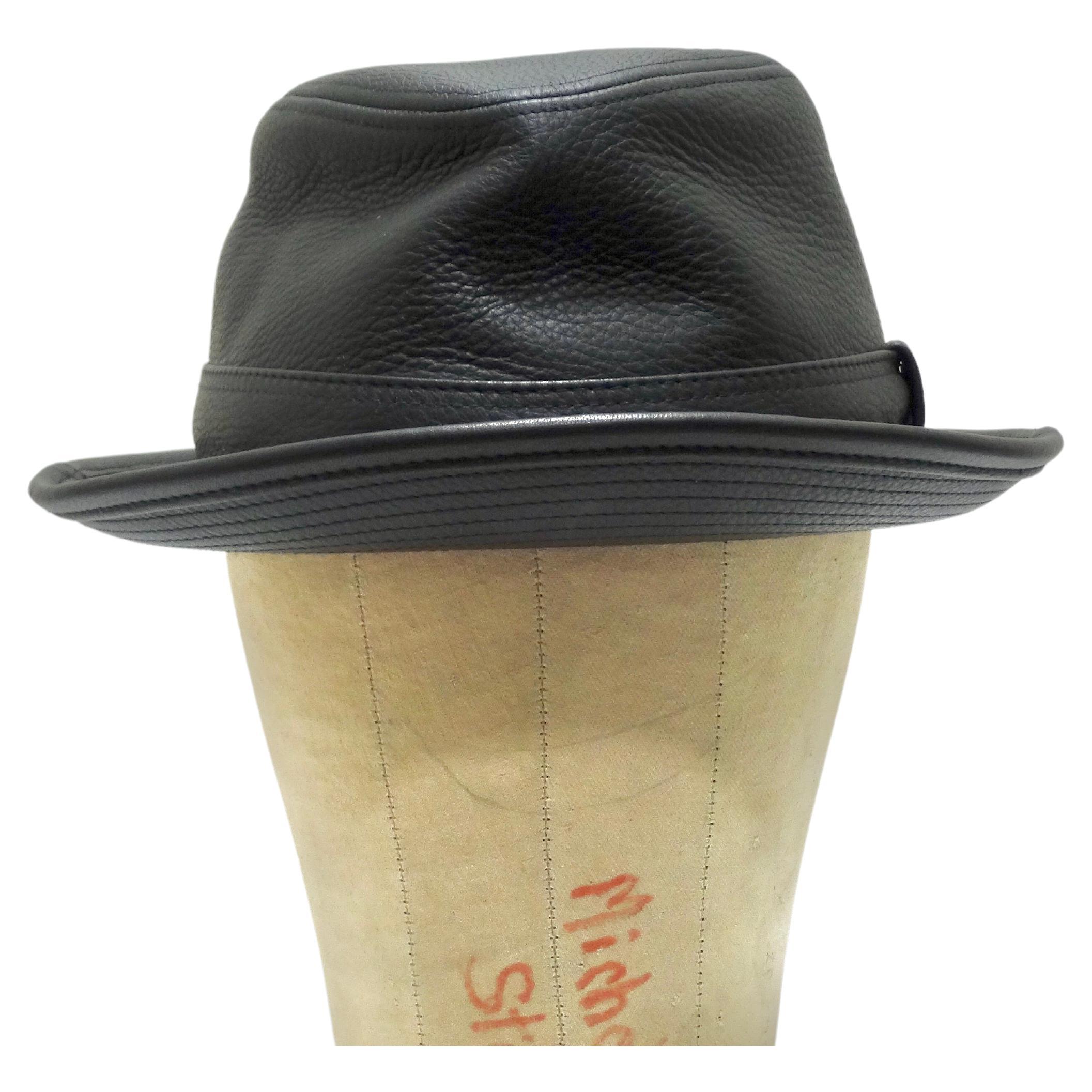 Hermès - Clémence - Chapeau en cuir noir - Taurillon en vente 2