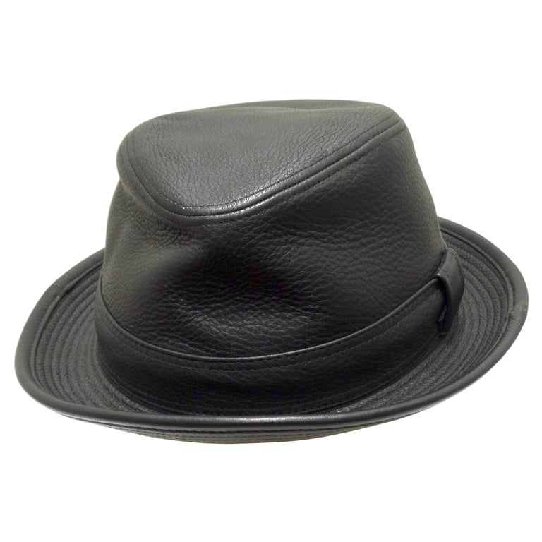 Hermes Clémence Leather Hat In Black Taurillon For Sale at  display picture 3