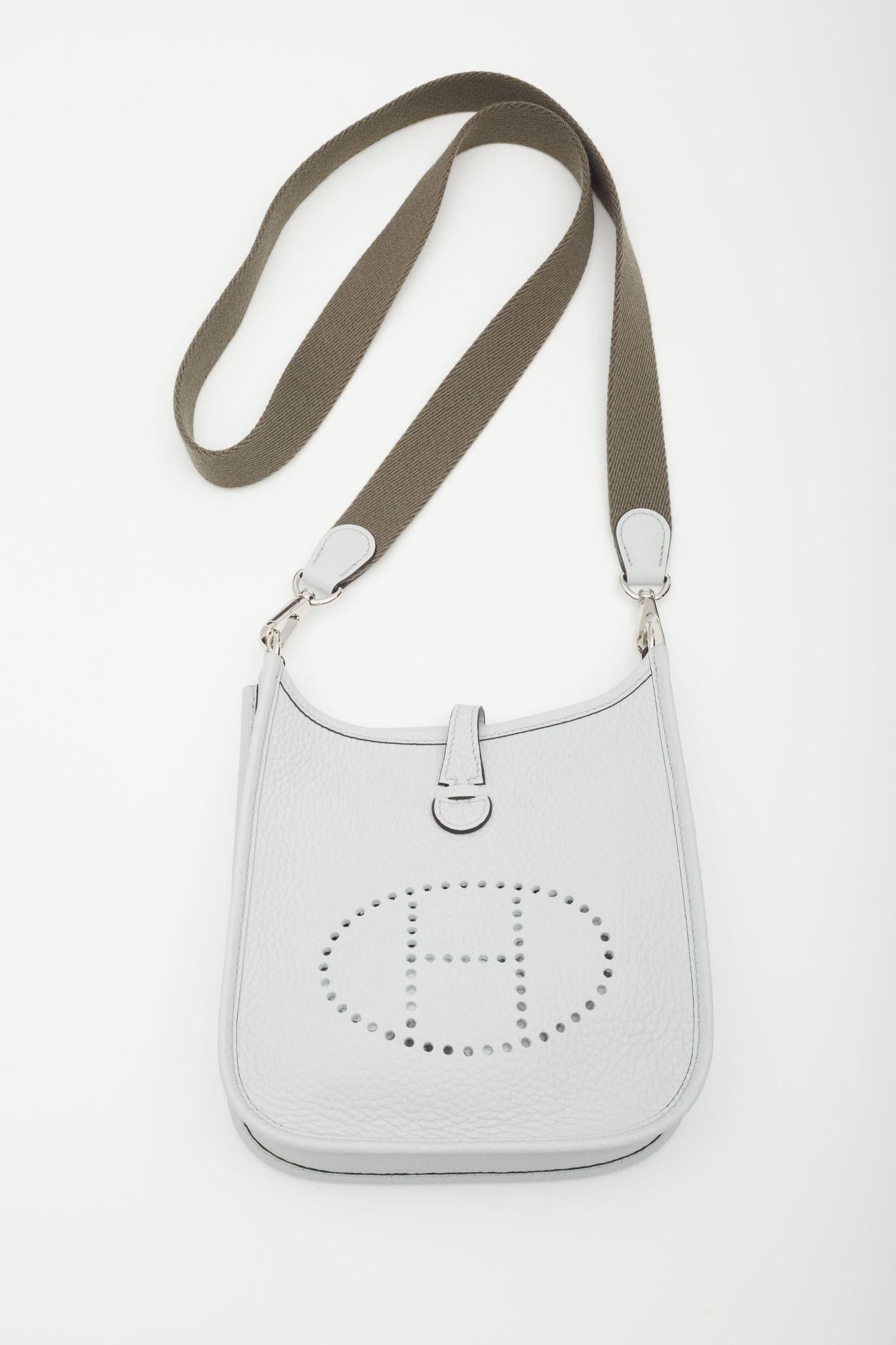 Hermès Clemence Leather Pale Blue Evelyn Tpm Crossbody Bag For Sale 2