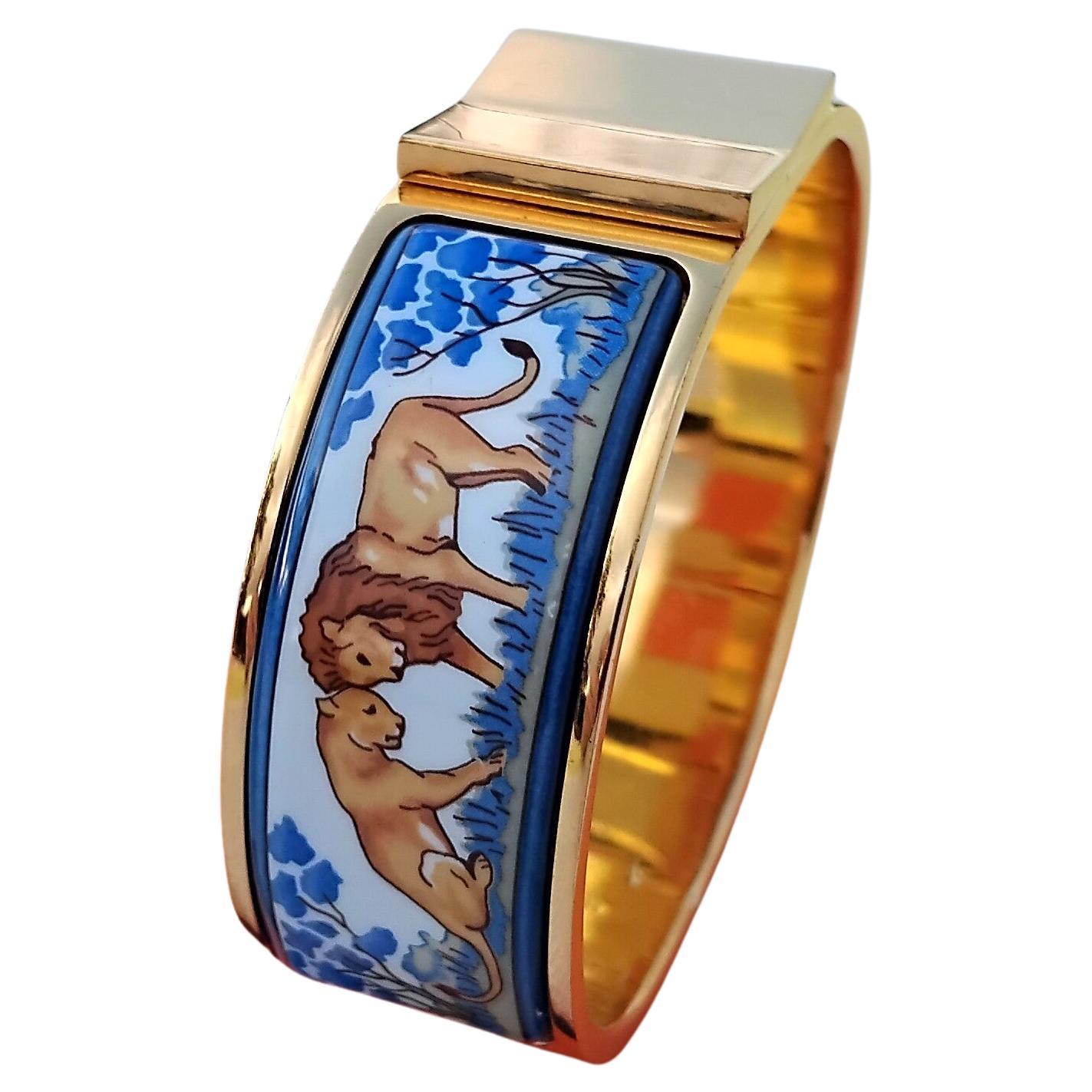 Hermès Clic Clac Emaille-Armband Löwen und Löwinnen in Savanne Ghw Damen im Angebot