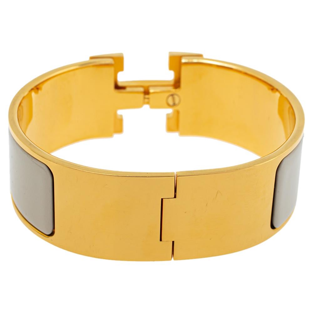 Hermès Clic Clac H Cream Enamel Gold Plated Wide Bracelet PM In Good Condition In Dubai, Al Qouz 2