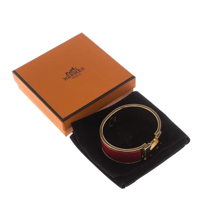 Hermes Clic Clac H Red Enamel Gold Plated Wide Bracelet PM In Good Condition In Dubai, Al Qouz 2