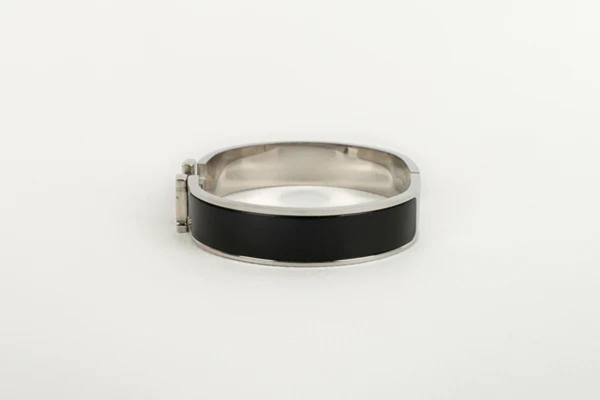 Hermès Clic Clac H Silver Plated Metal and Black Enamel Bracelet In Good Condition In SAINT-OUEN-SUR-SEINE, FR