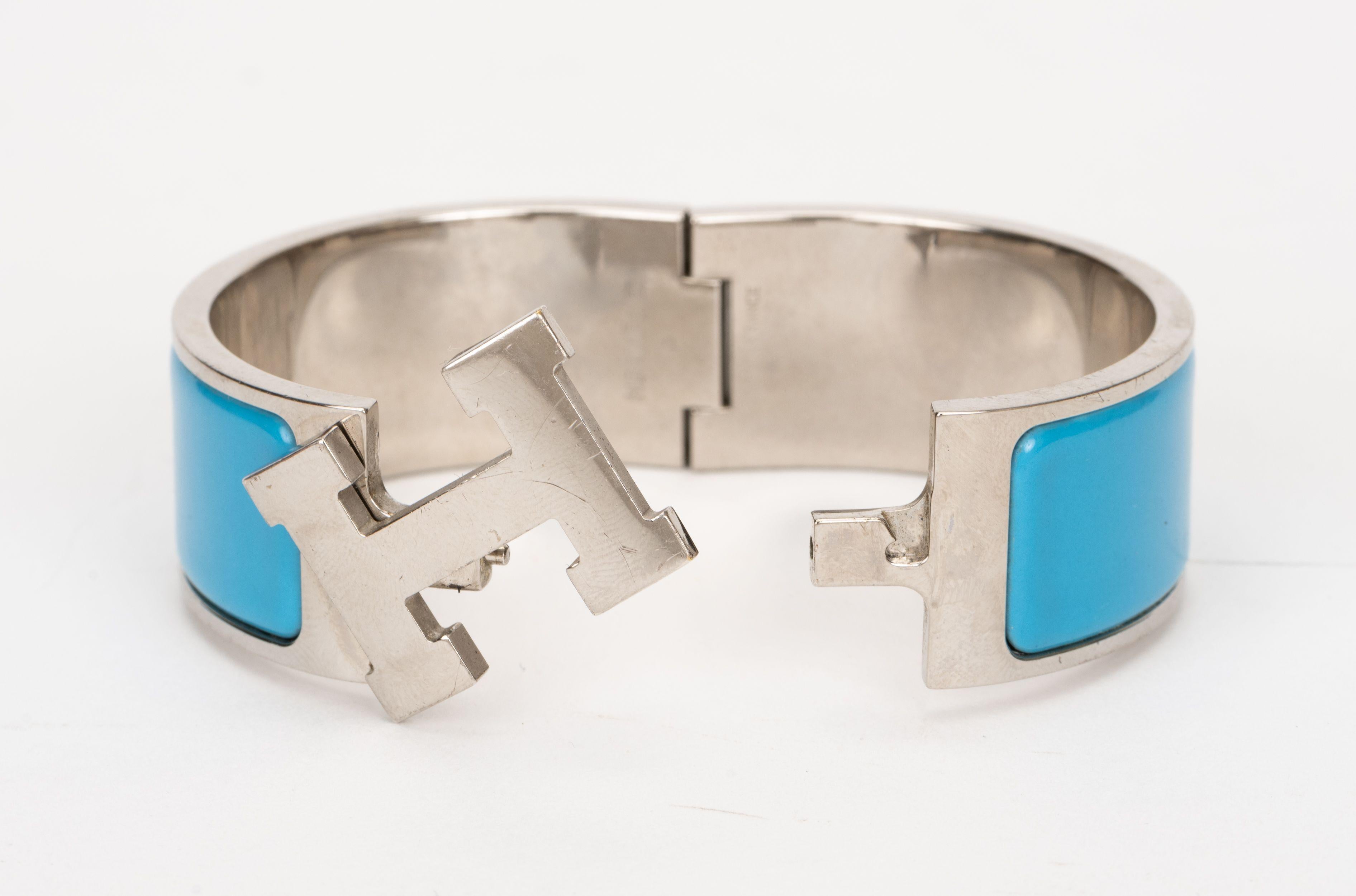 Hermès Clic Clac Turquoise H Bracelet MD In Excellent Condition In West Hollywood, CA