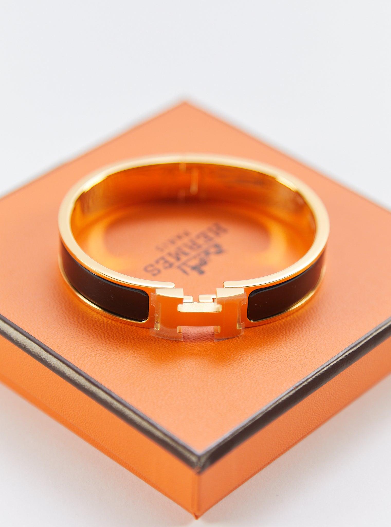 HERMÈS CLIC H BRACELET PM Black & Gold In New Condition For Sale In London, GB