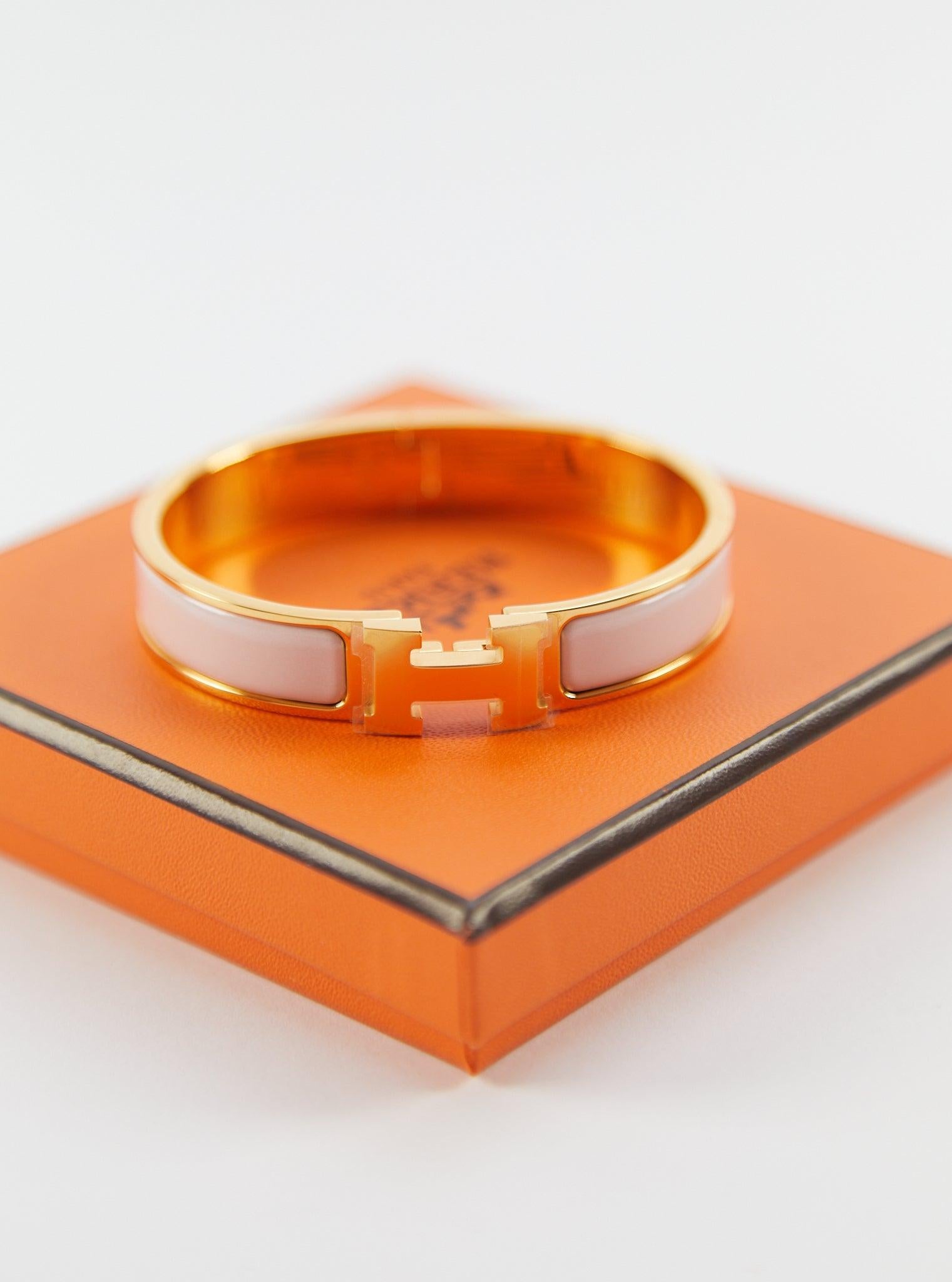 HERMÈS CLIC H BRACELET PM Rose Candeur & Gold In New Condition For Sale In London, GB
