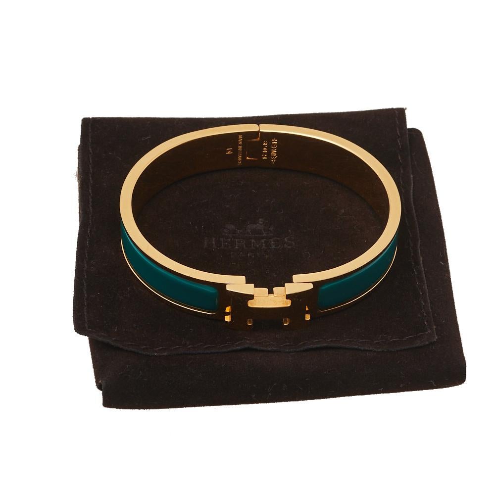 Hermès Clic H Green Enamel Gold Plated Narrow Bracelet PM In Excellent Condition In Dubai, Al Qouz 2