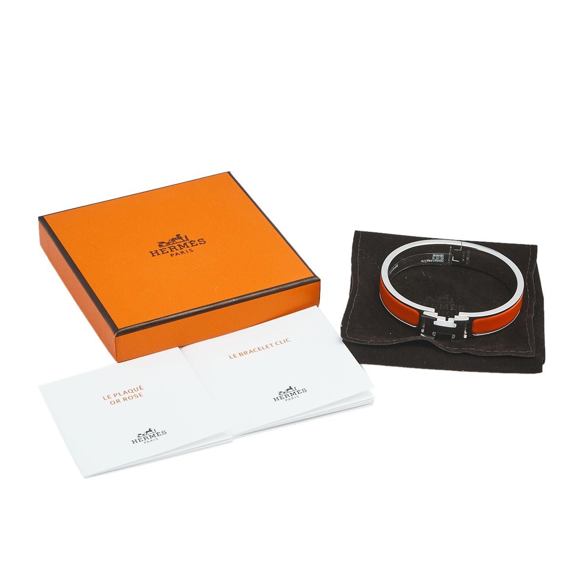 Hermès Clic H Orange Enamel Palladium Plated Narrow Bracelet In New Condition In Dubai, Al Qouz 2