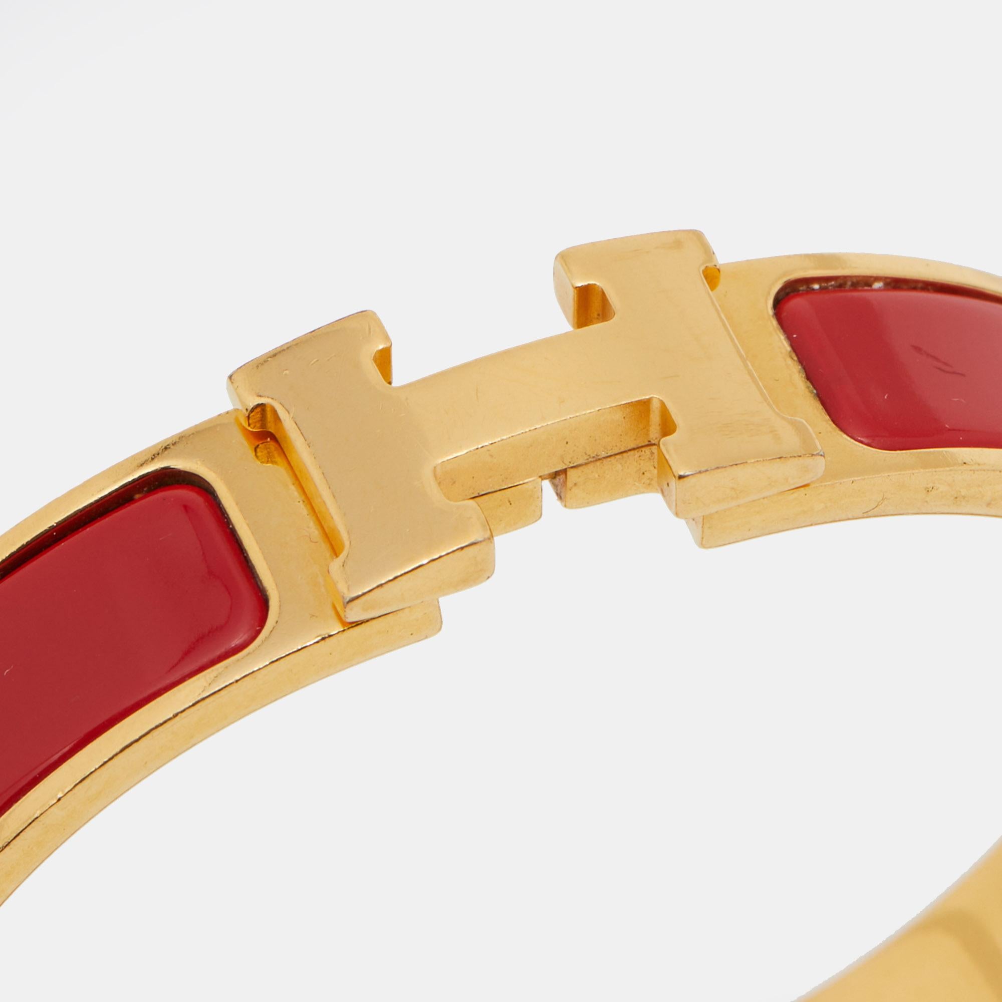 Hermes Clic H Red Enamel Gold Plated Narrow Bracelet In Good Condition In Dubai, Al Qouz 2