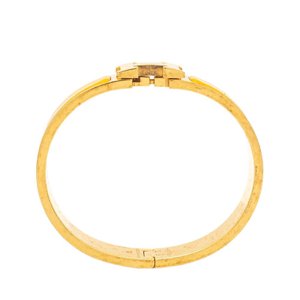 Hermès Clic H Yellow Enamel Gold Plated Narrow Bracelet PM In Fair Condition In Dubai, Al Qouz 2