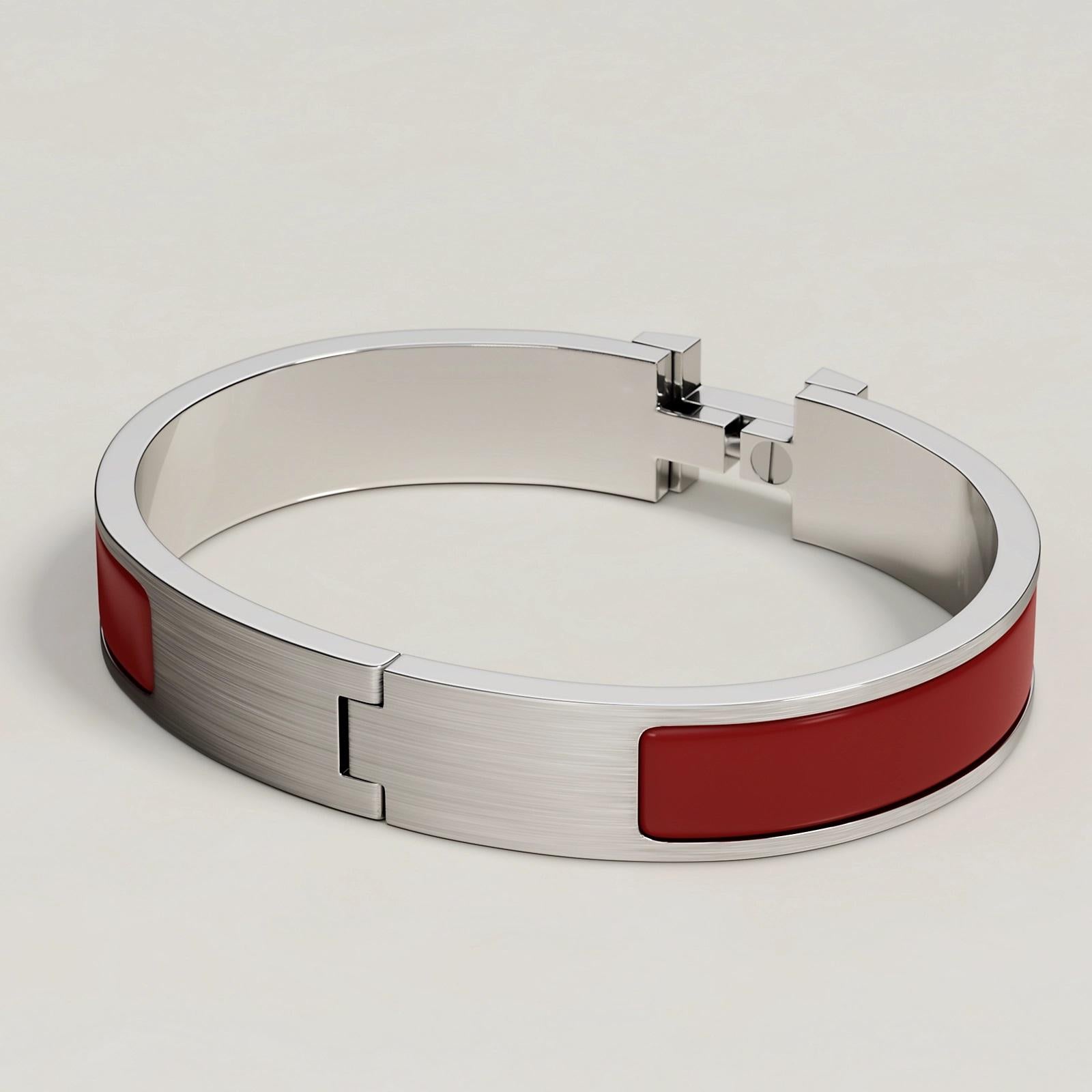 Color New Rouge H Mat Size T5 18.5CM
Bracelet étroit en émail mat avec des attaches en palladium brossé.
Taille du poignet : 18,5 cm environ  Largeur : 12 mm